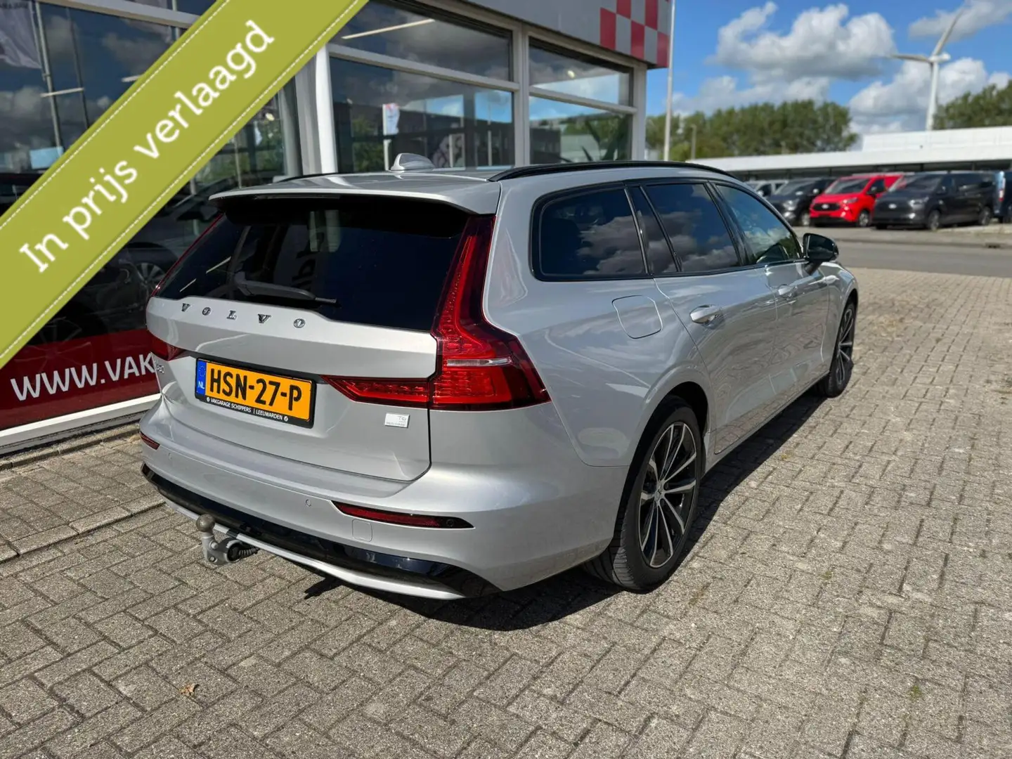 Volvo V60 2.0 T6 Plug-in hybrid AWD Plus dark 350pk Grijs - 2