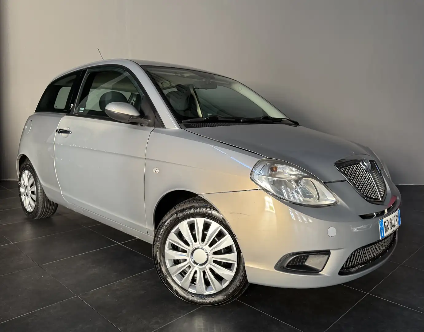 Lancia Ypsilon 1.2 8v Adatta a neopatentati - 1
