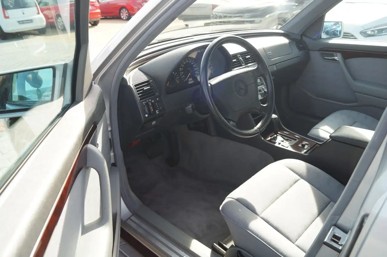 Mercedes-Benz C 180 ELEGANCE AUTOMATIK Klimaauto Alu, foto 10