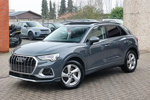 Audi Q3 main image