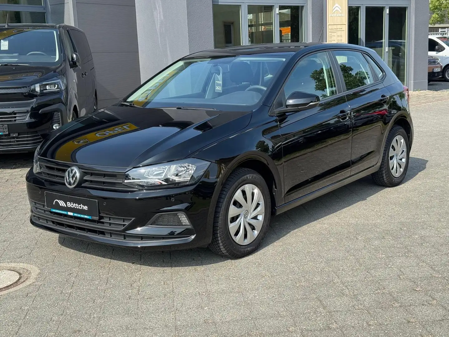 Volkswagen Polo VI 1.0 Trendline - KLIMA/SHZ/PDC Schwarz - 2