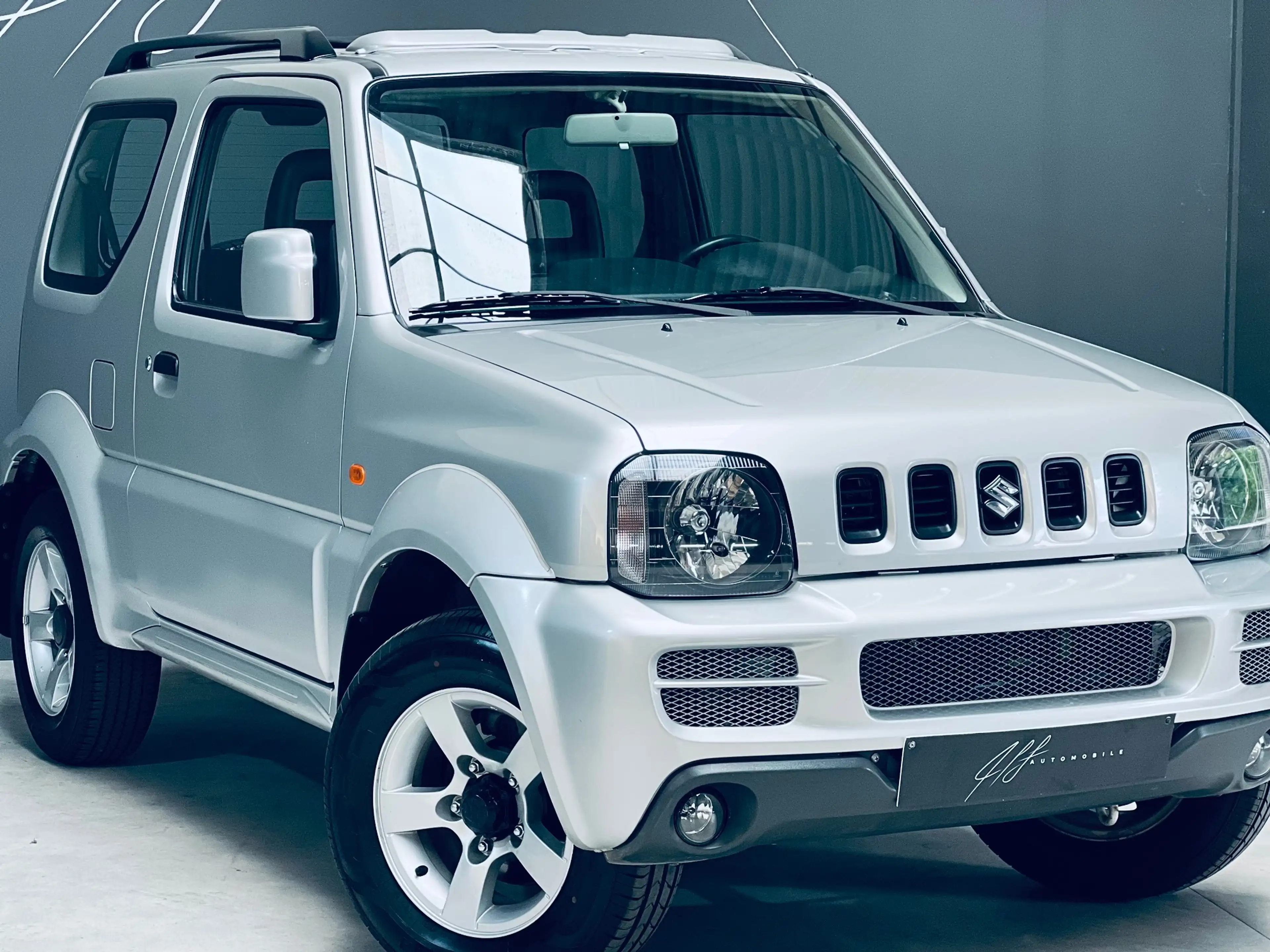 Suzuki Jimny 1.3i **CLIMATISATION**TOIT OUVRANT** — photo 2