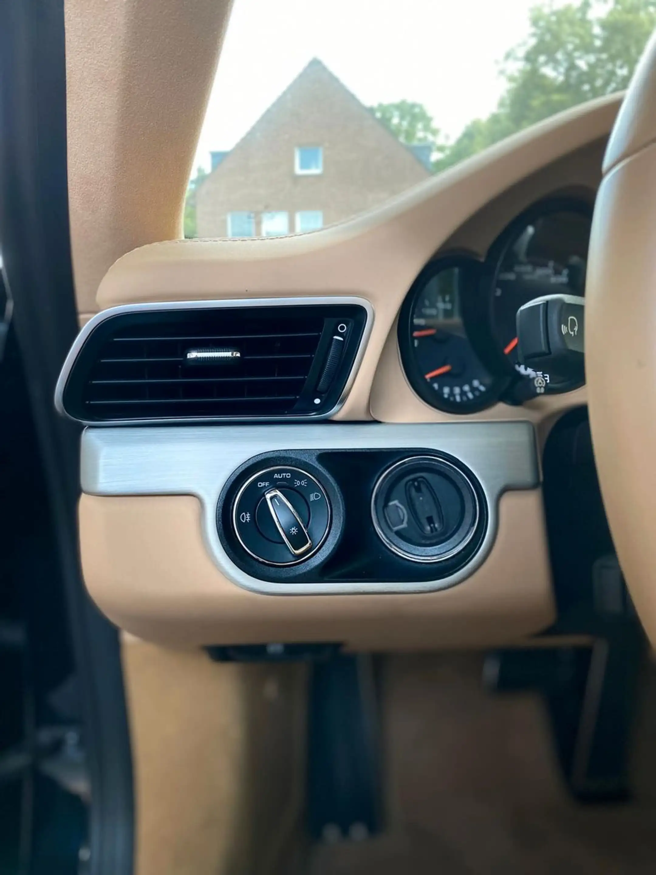 Porsche 911 Carrera — photo 15