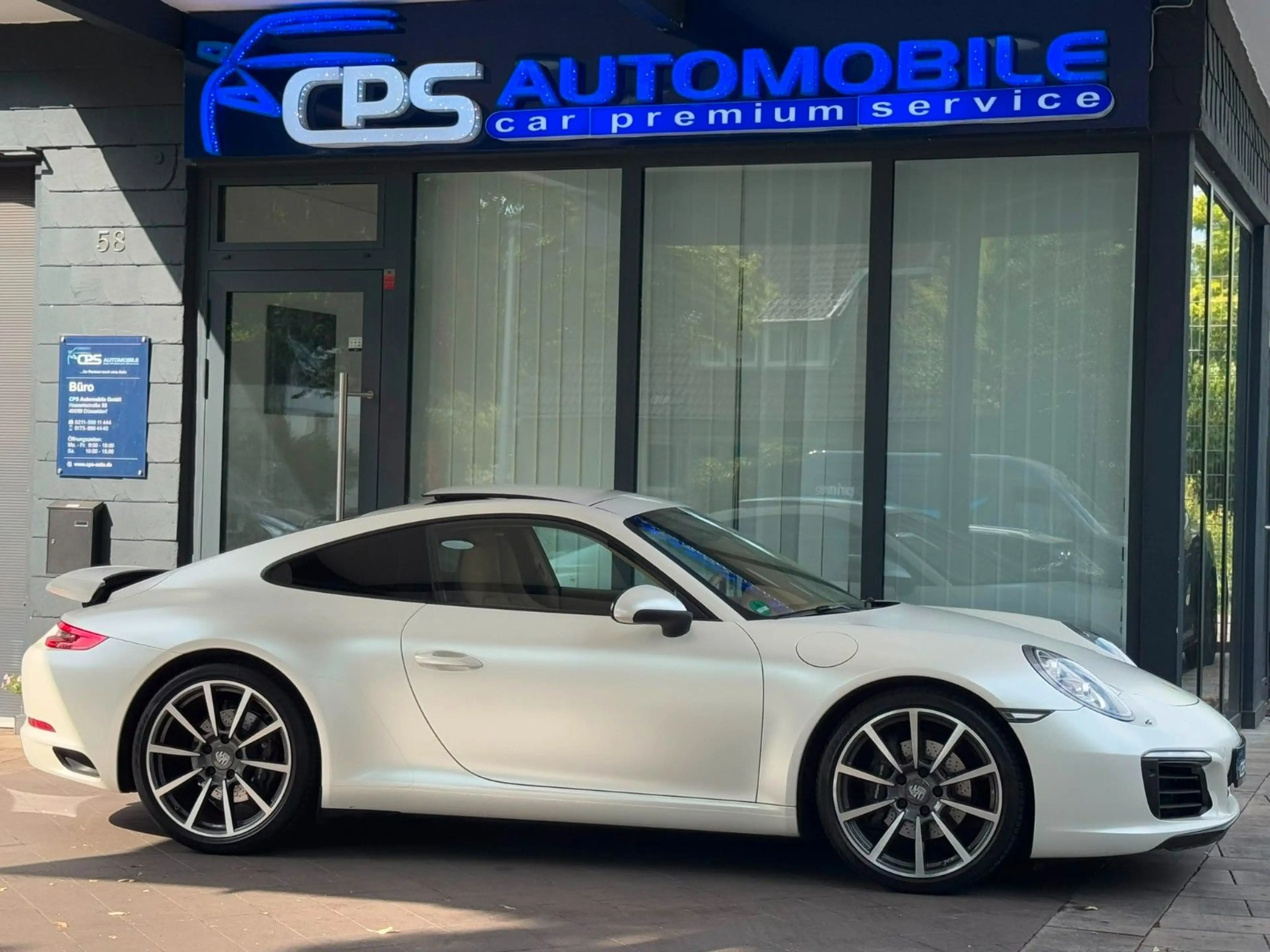 Porsche 911 Carrera — photo 2
