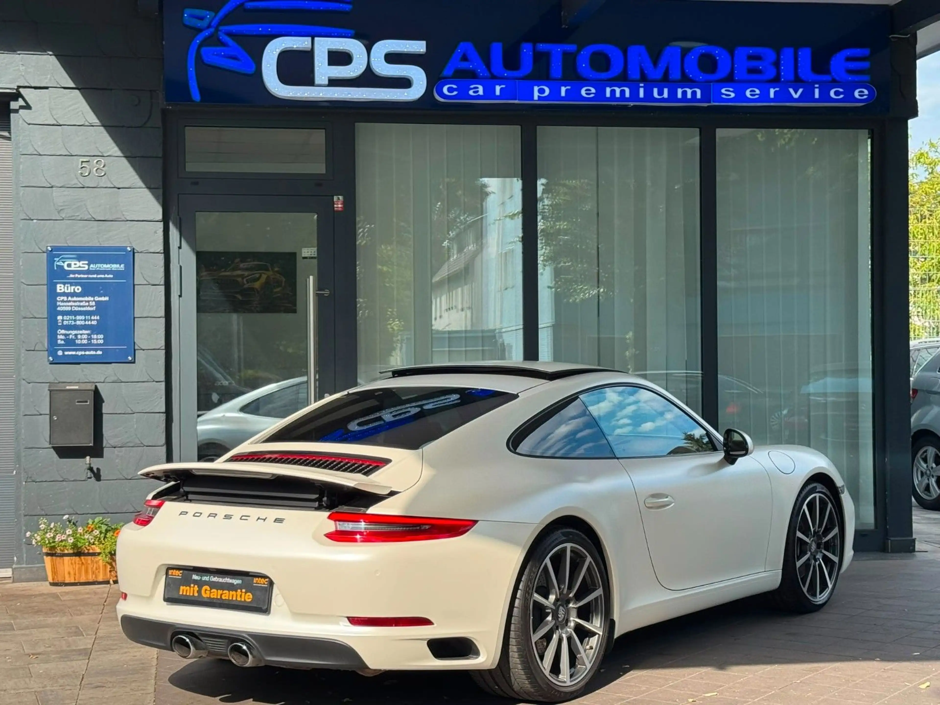 Porsche 911 Carrera — photo 3