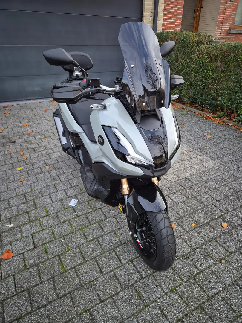 Honda ADV 350 Gris - 1