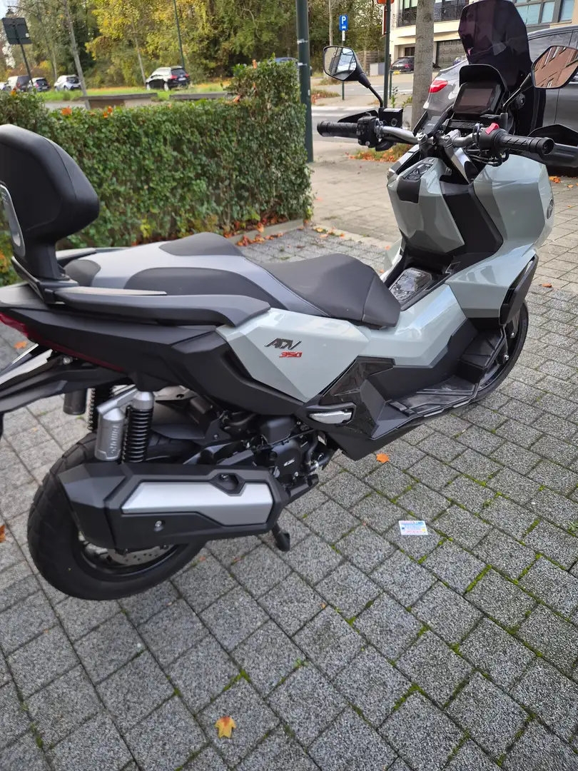 Honda ADV 350 Gris - 2
