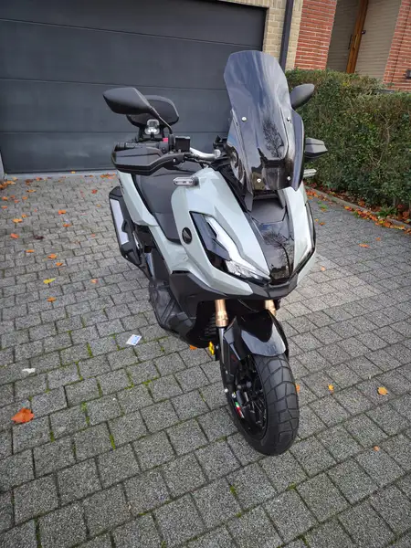 Honda ADV 350 - foto 7