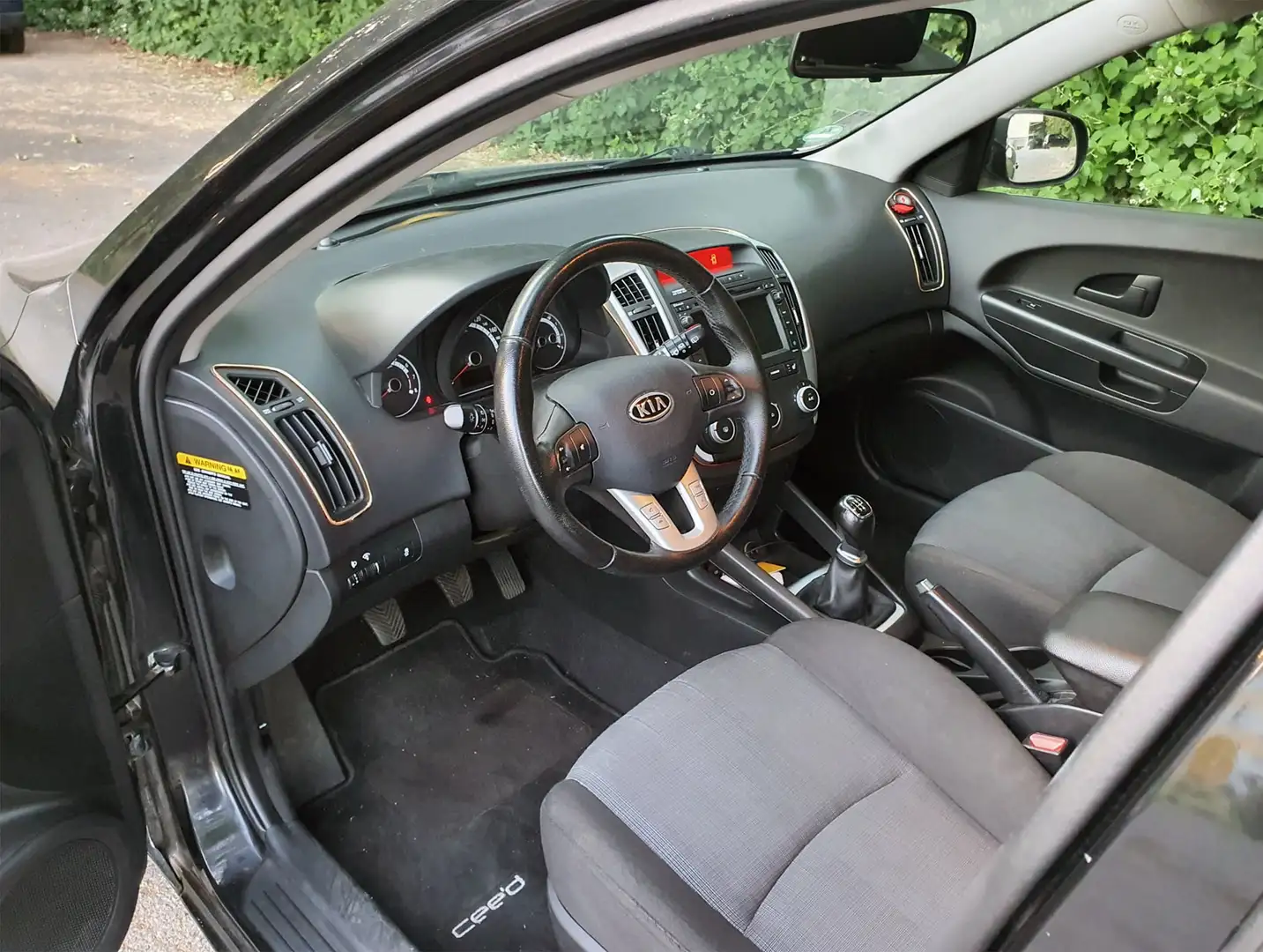 Kia Ceed / cee'd Ceed 1.4 CVVT Edition 7 Schwarz - 2