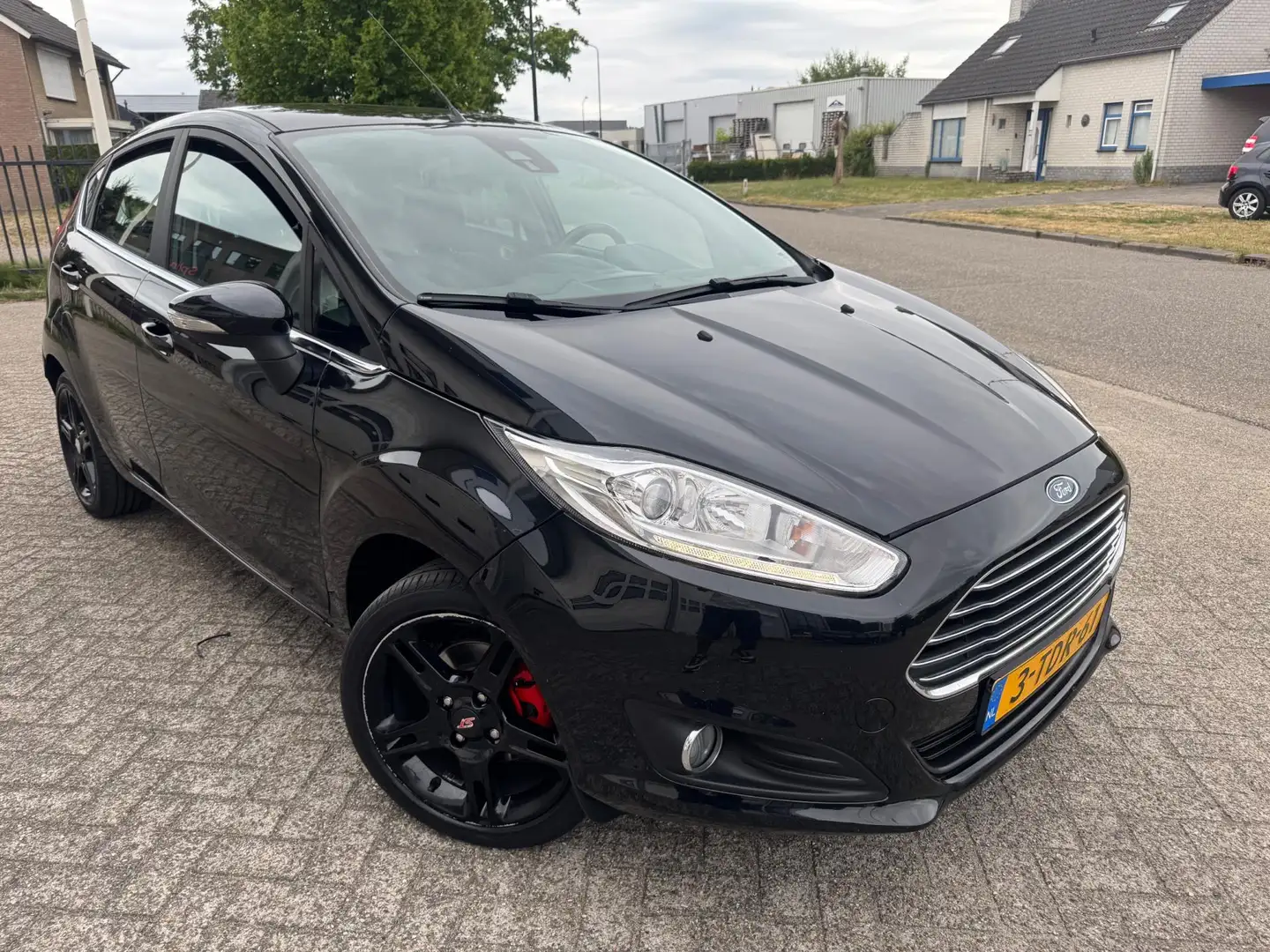 Ford Fiesta 1.0 EcoBoost Titanium Clima,Cruise Control, PDC Zwart - 2