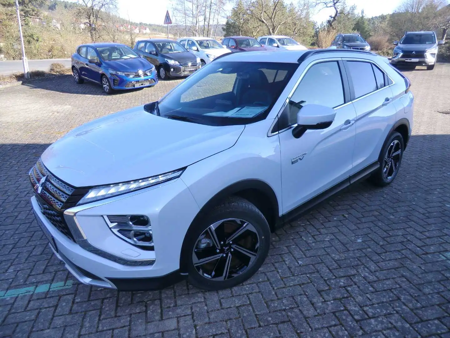 Mitsubishi Eclipse Cross Plug-in Hybrid PLUS 2.4 MIVEC 4WD Weiß - 2