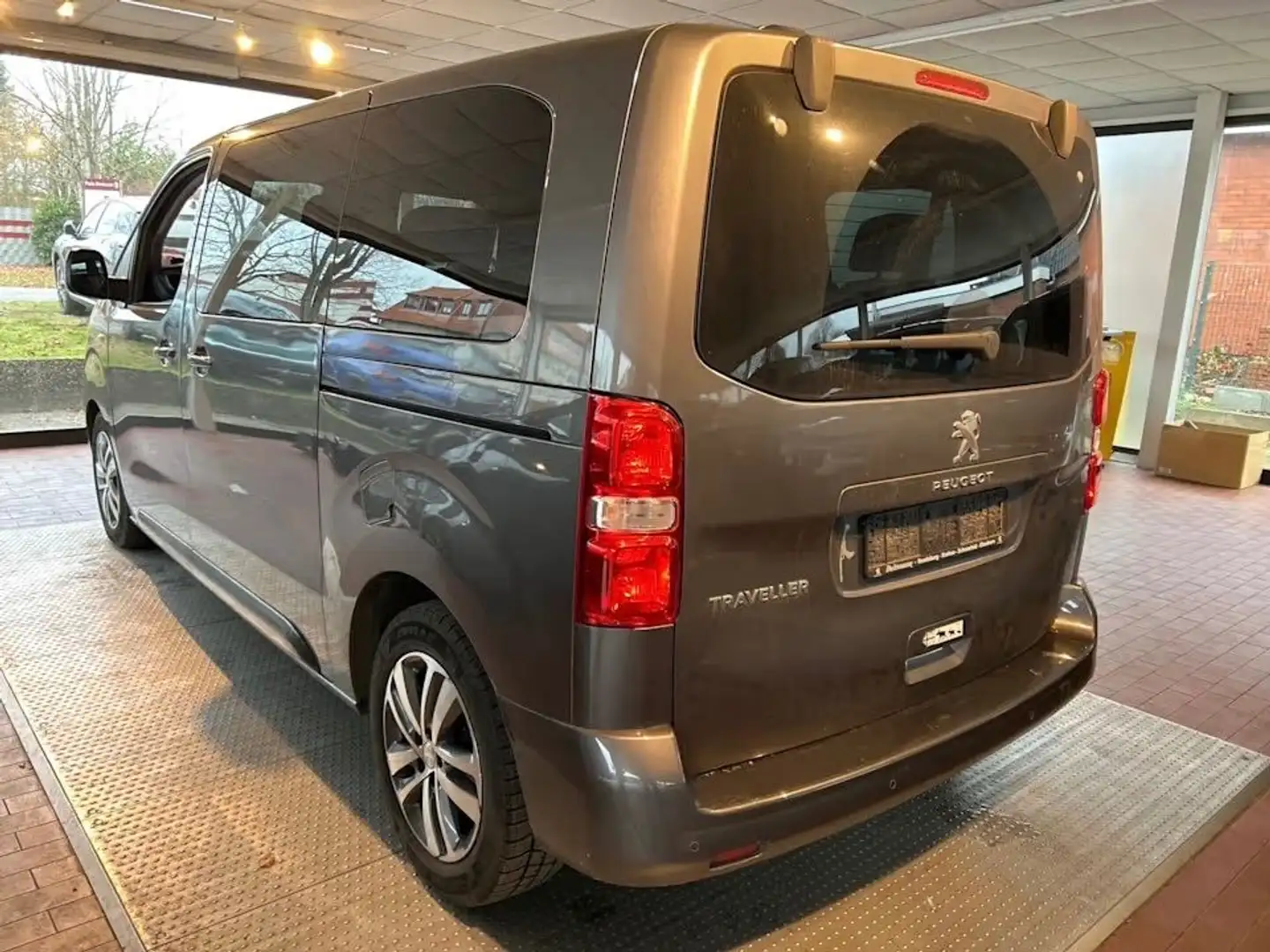 Peugeot Traveller 2.0 BlueHDi Active L2 Navi 8-Sitzer Gri - 2