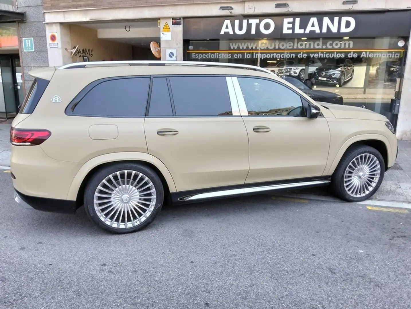 Maybach 600 4MATIC Beige - 1