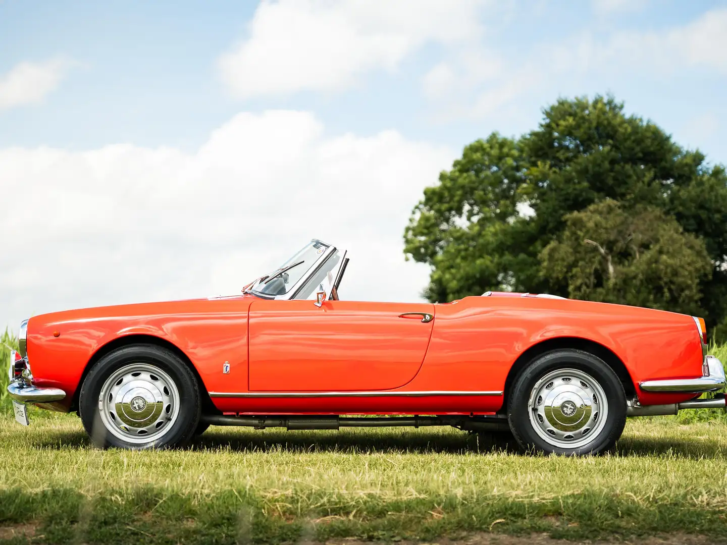 Alfa Romeo Giulia Spider Veloce specifications fully restored in2025 Rot - 2