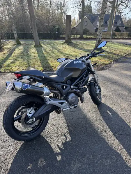 Ducati Monster 696 - foto 2