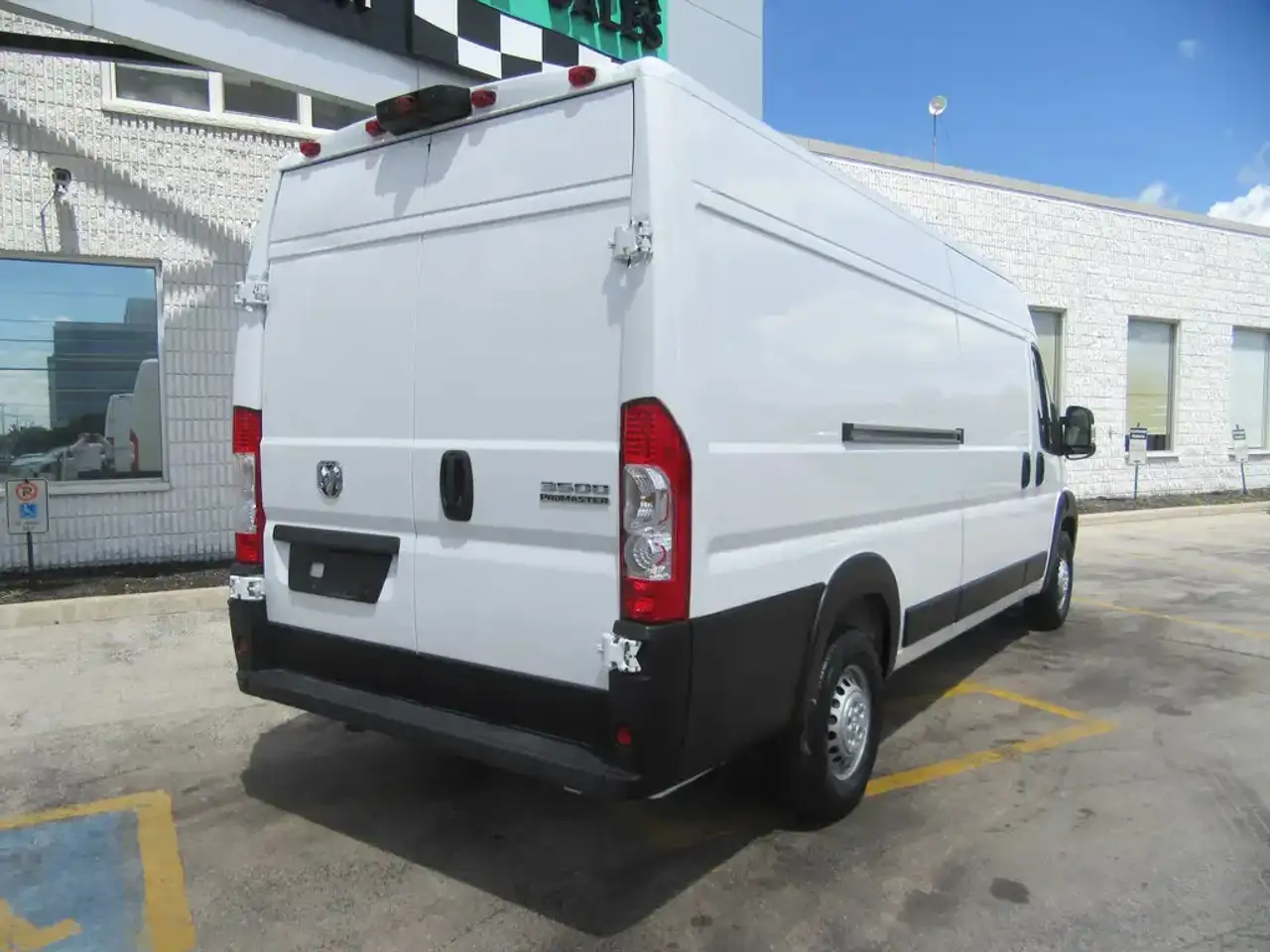 RAM ProMaster 3500 снимка RAM ProMaster 3500