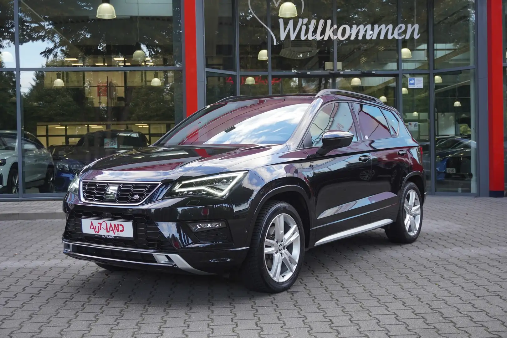SEAT Ateca 2.0 TSI FR 4Drive DSG ACC Spurwechsel AHK Noir - 2