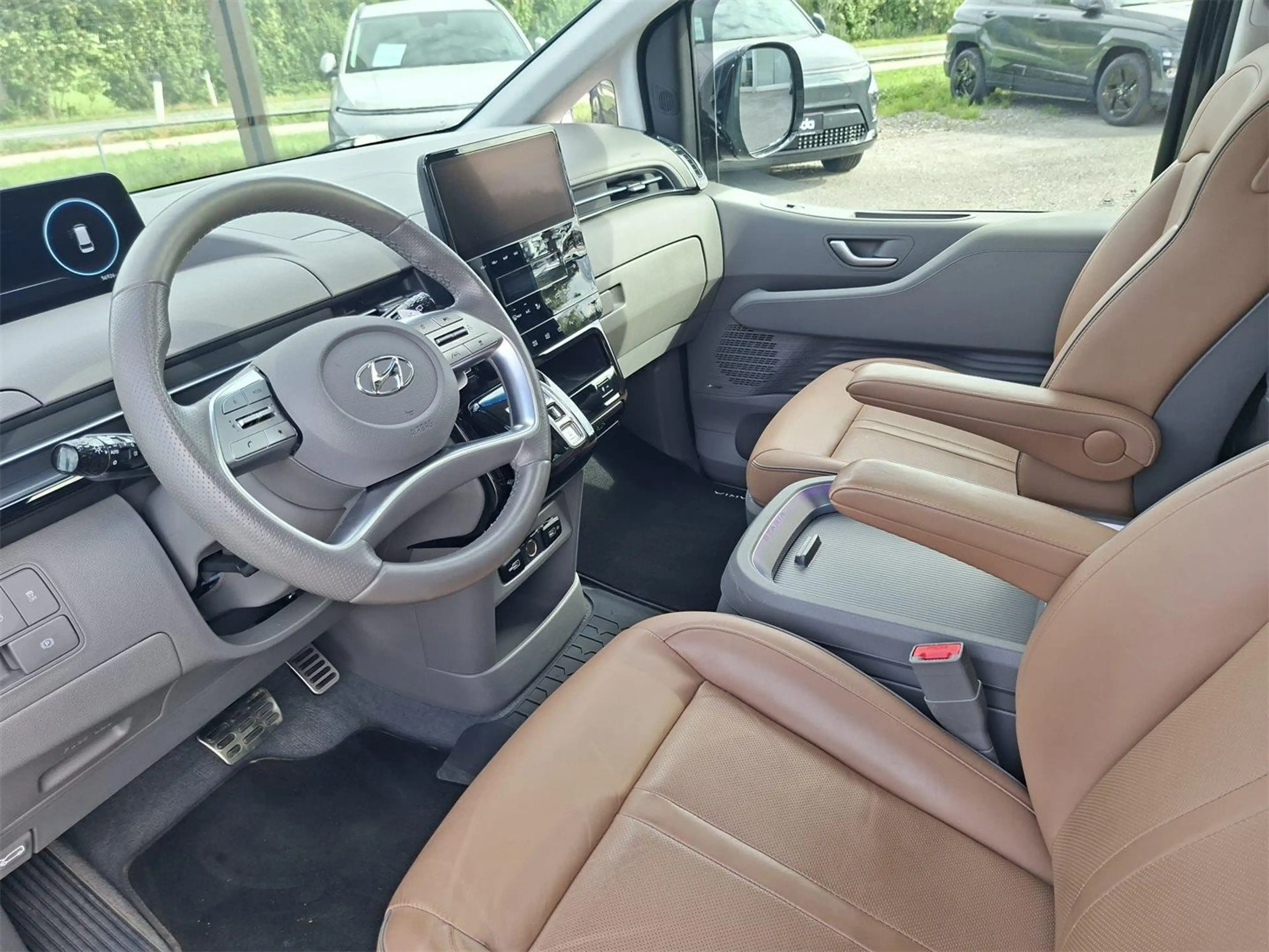 Hyundai STARIA Bus Luxury Line 2.2 CRDi 4WD DCT BARPREIS — photo 10