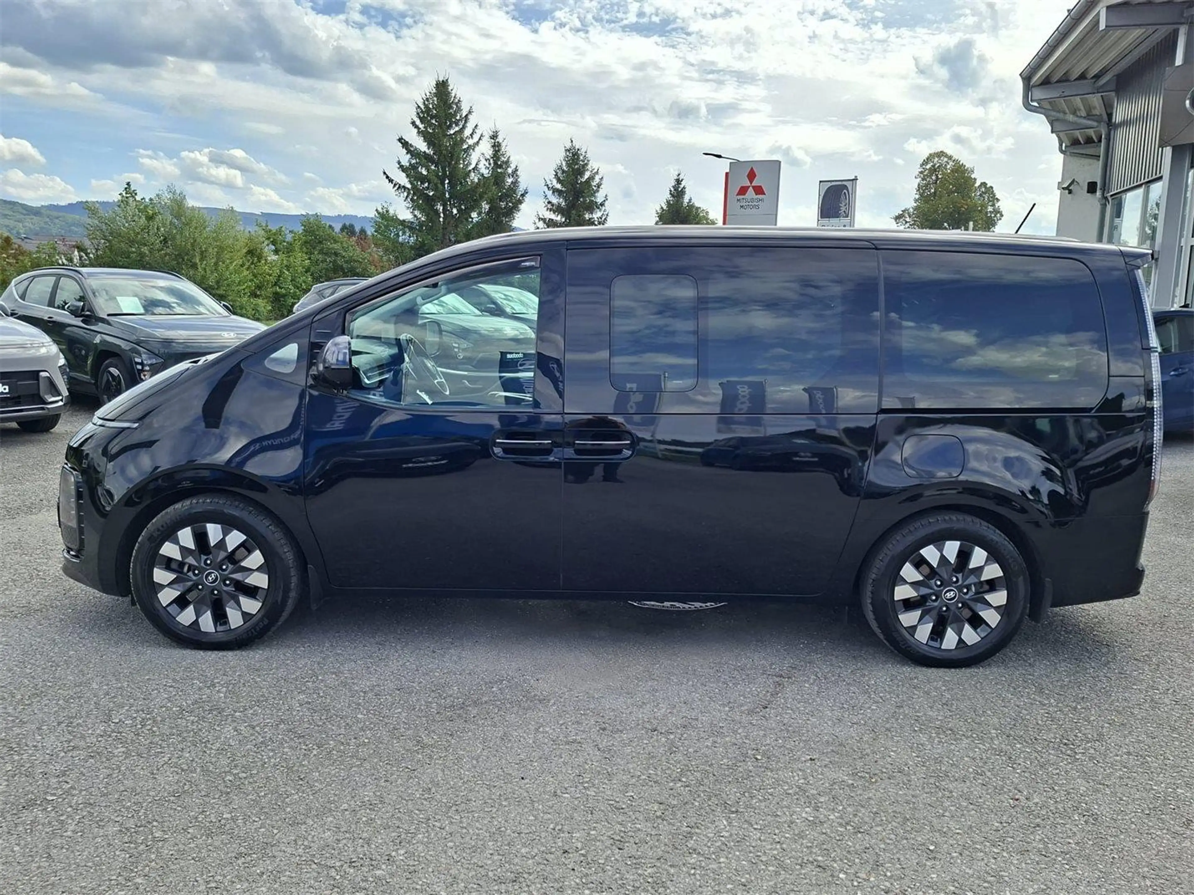 Hyundai STARIA Bus Luxury Line 2.2 CRDi 4WD DCT BARPREIS — photo 4