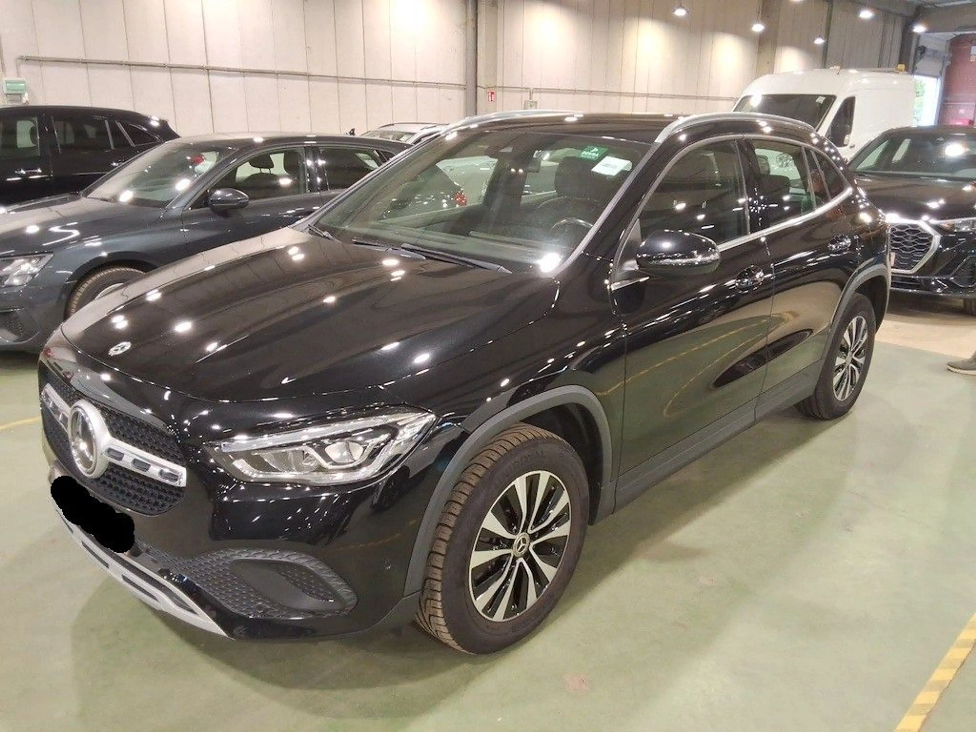 Mercedes-Benz GLA 250 1.3 GLA 250 E DCT BUSINESS  Plug-in-Hybrid