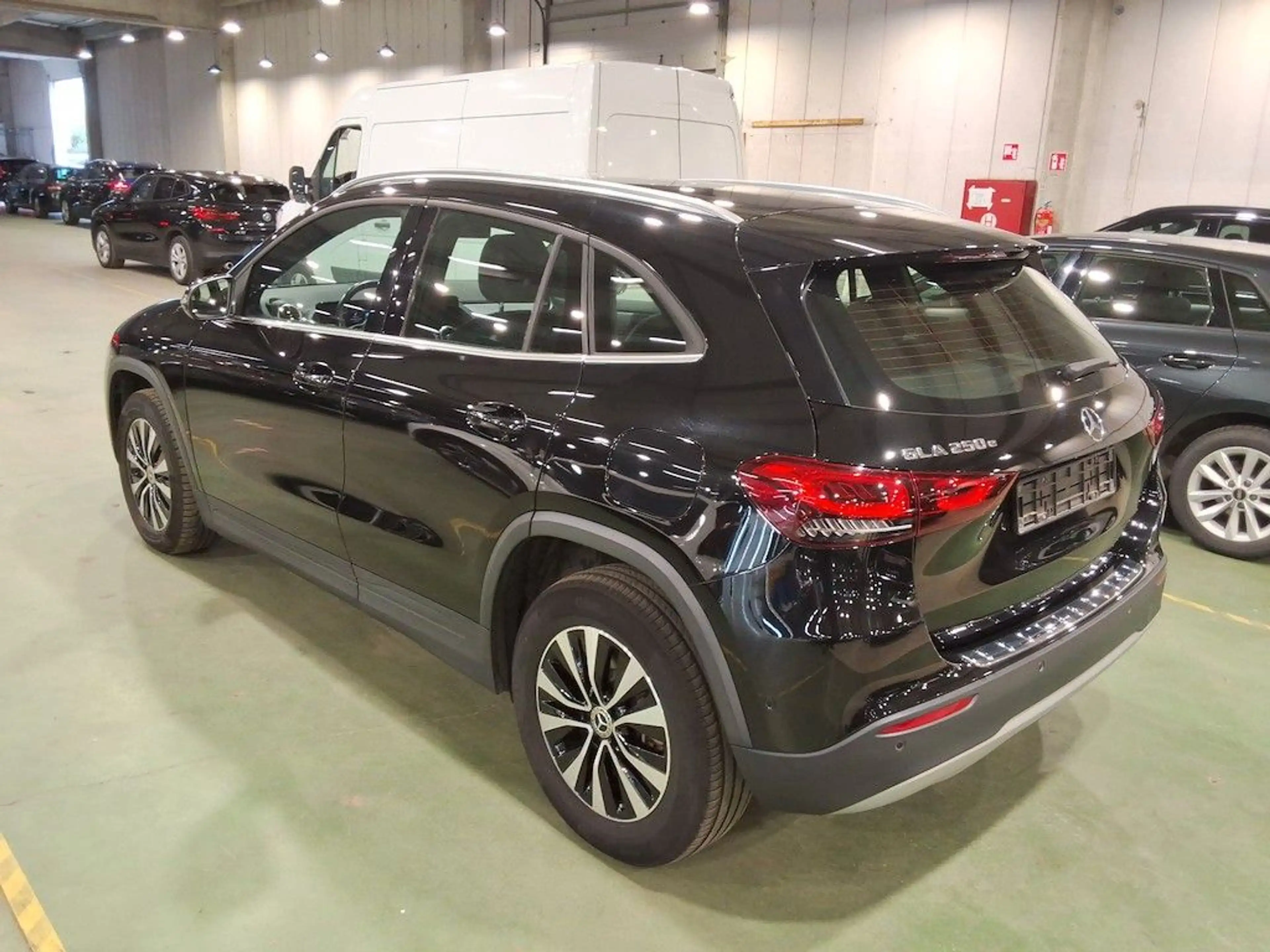 Mercedes-Benz GLA 250 1.3 GLA 250 E DCT BUSINESS  Plug-in-Hybrid — photo 4