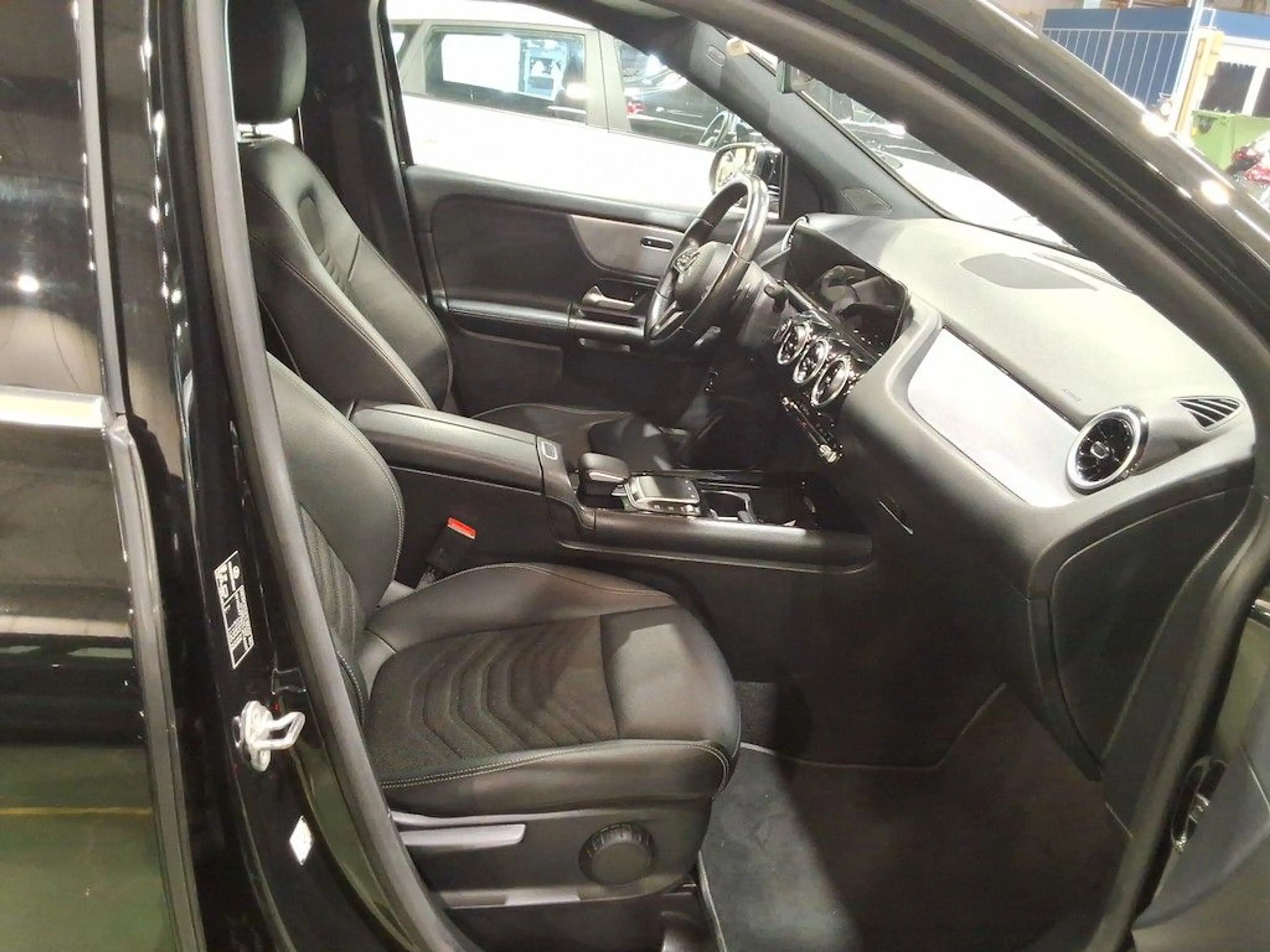 Mercedes-Benz GLA 250 1.3 GLA 250 E DCT BUSINESS  Plug-in-Hybrid — photo 8