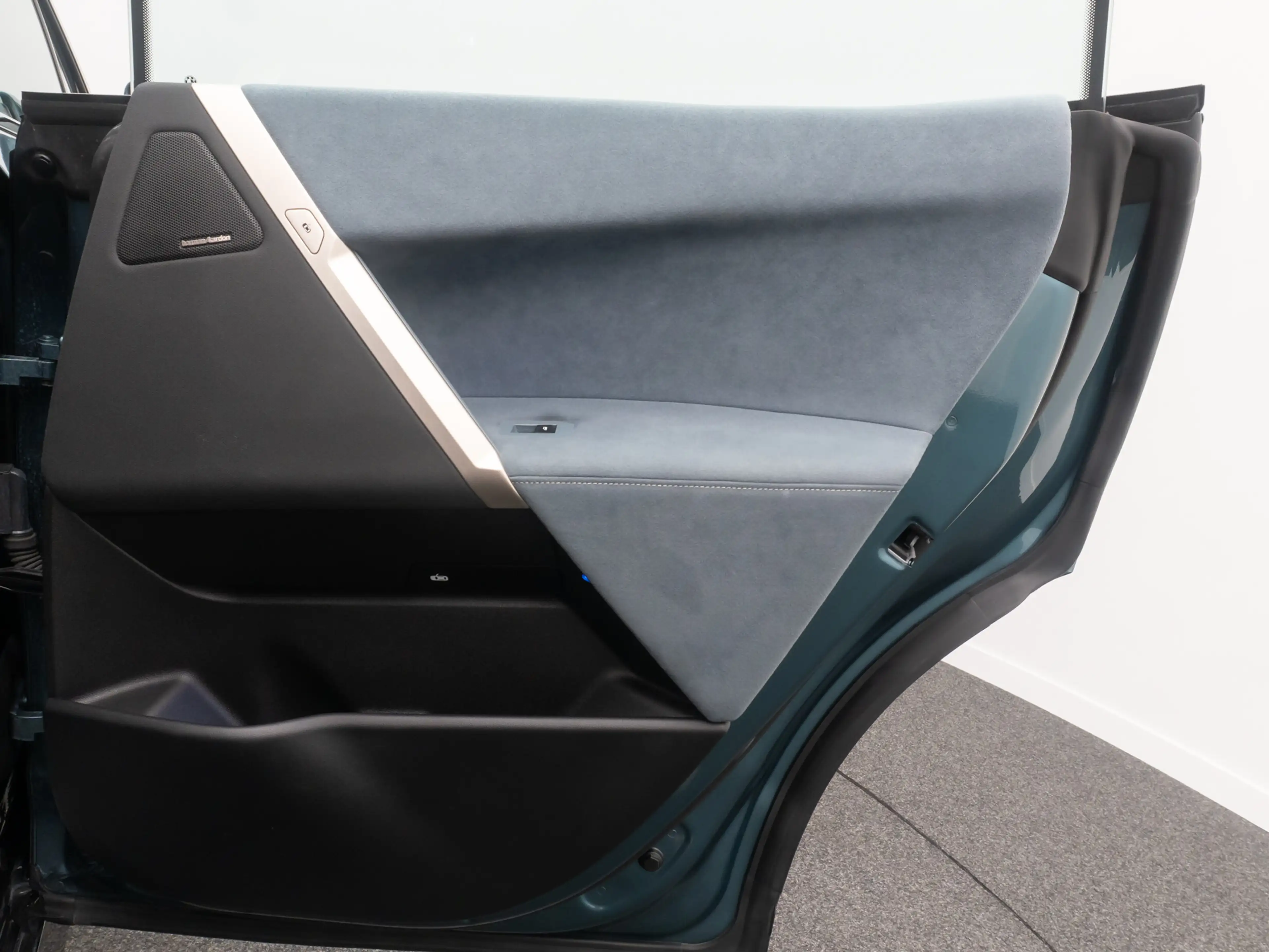 BMW iX Sport AHK SkyLounge 360° DAB H K 22Zoll — photo 32