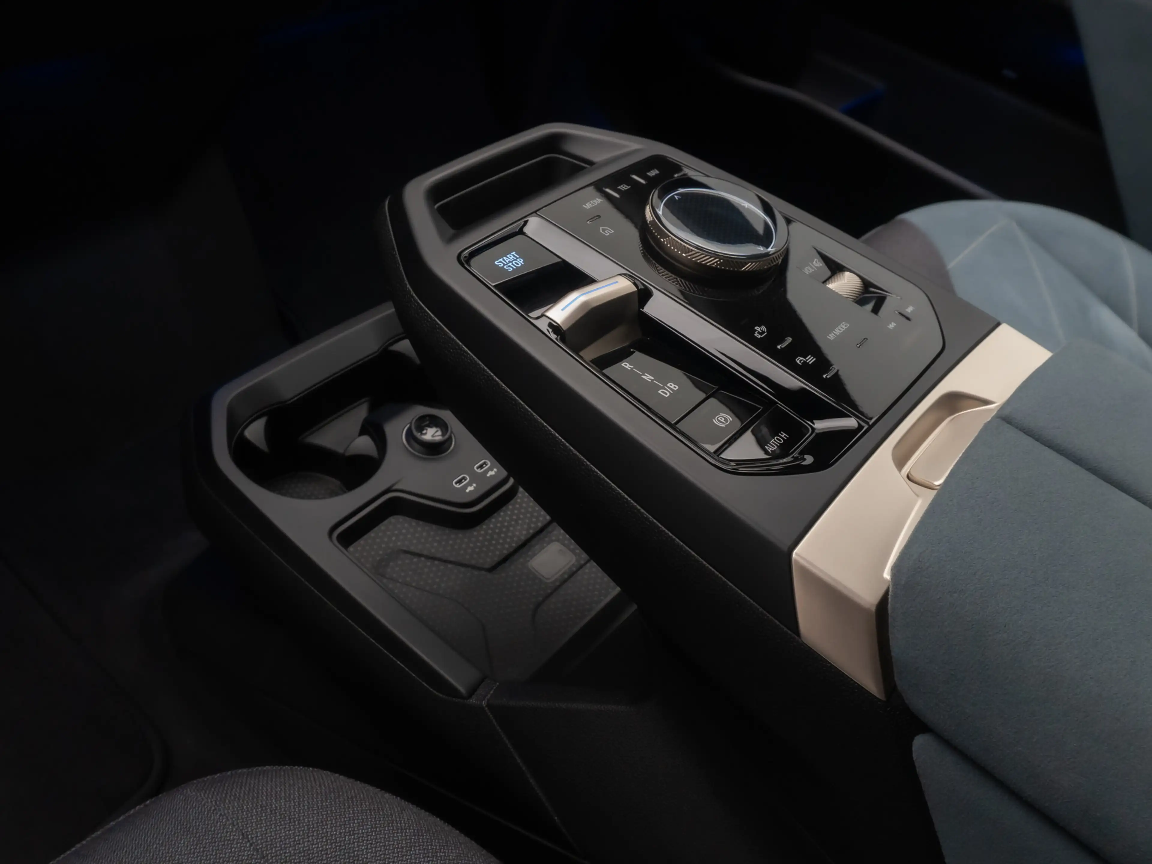 BMW iX Sport AHK SkyLounge 360° DAB H K 22Zoll — photo 21