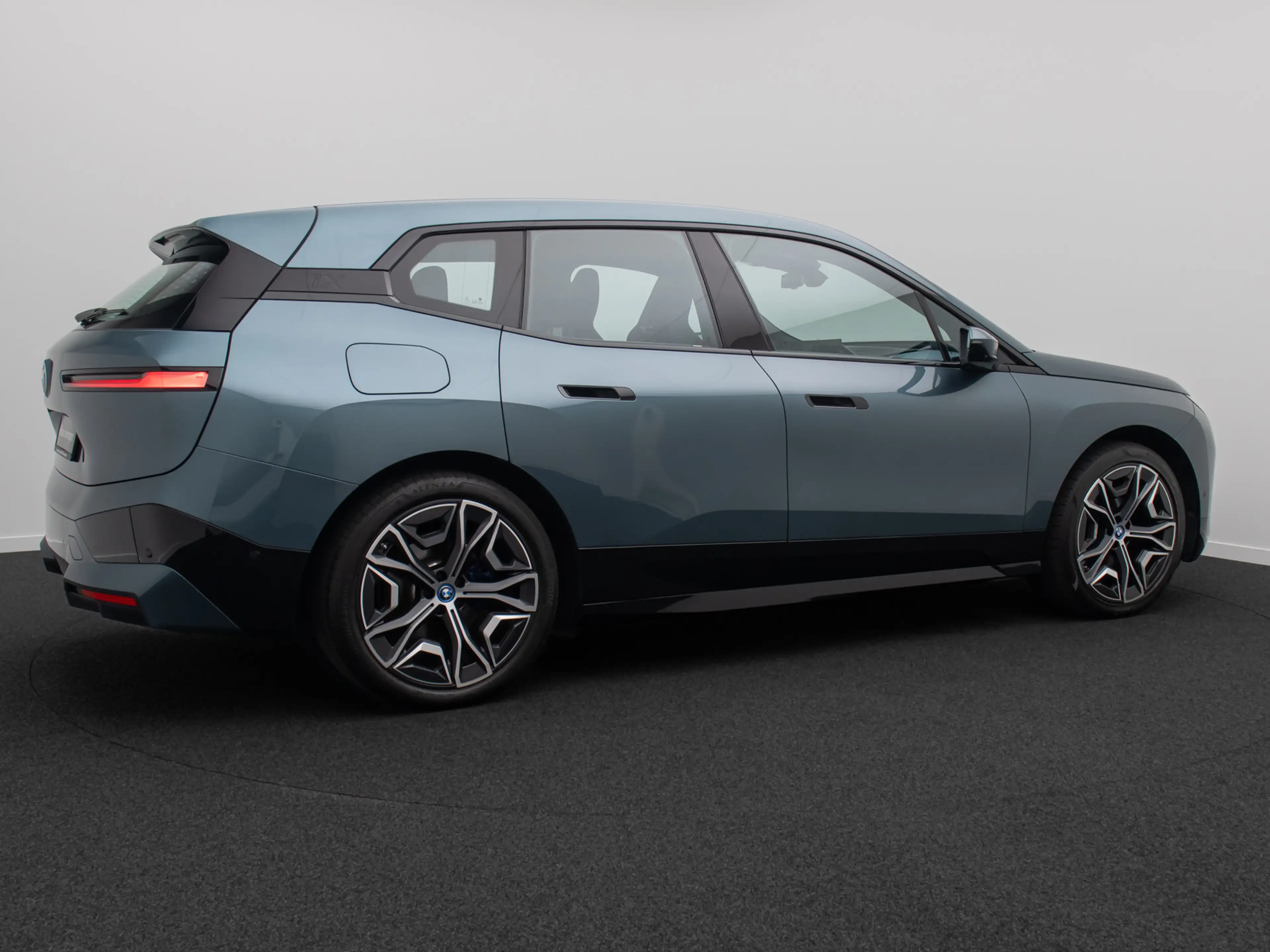 BMW iX Sport AHK SkyLounge 360° DAB H K 22Zoll — photo 6