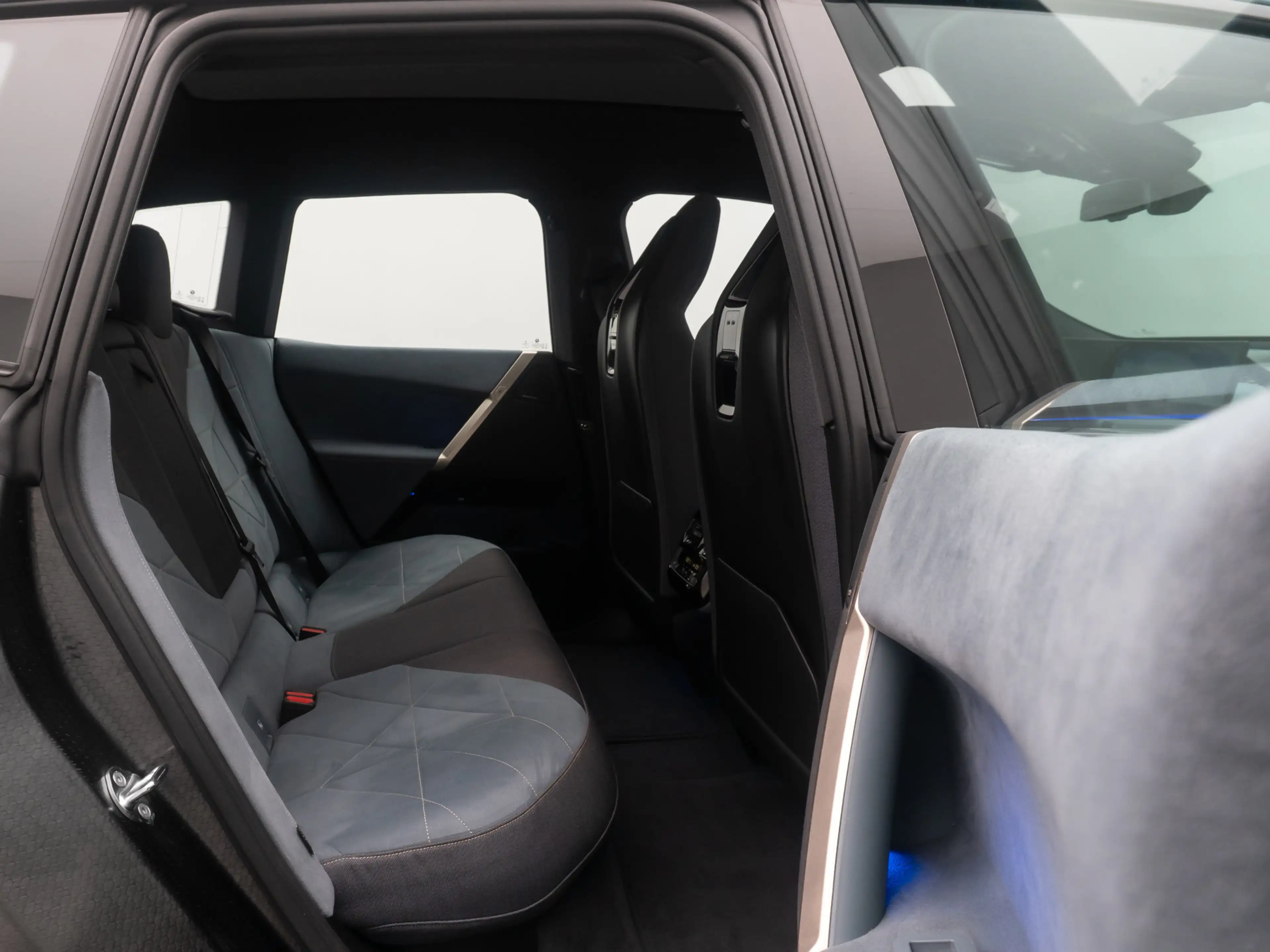BMW iX Sport AHK SkyLounge 360° DAB H K 22Zoll — photo 26
