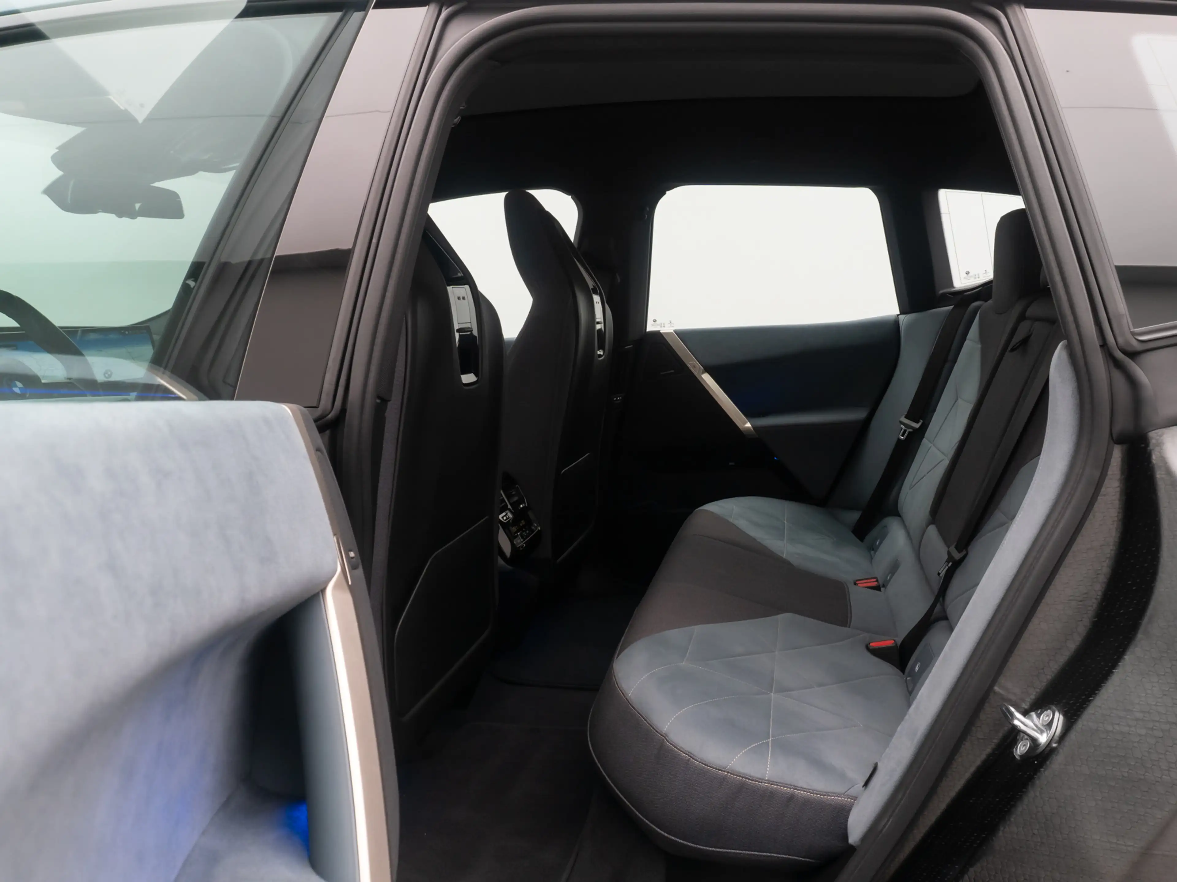 BMW iX Sport AHK SkyLounge 360° DAB H K 22Zoll — photo 25