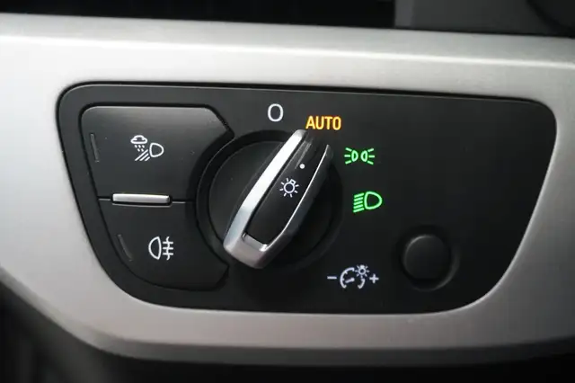 Audi A4 view 14