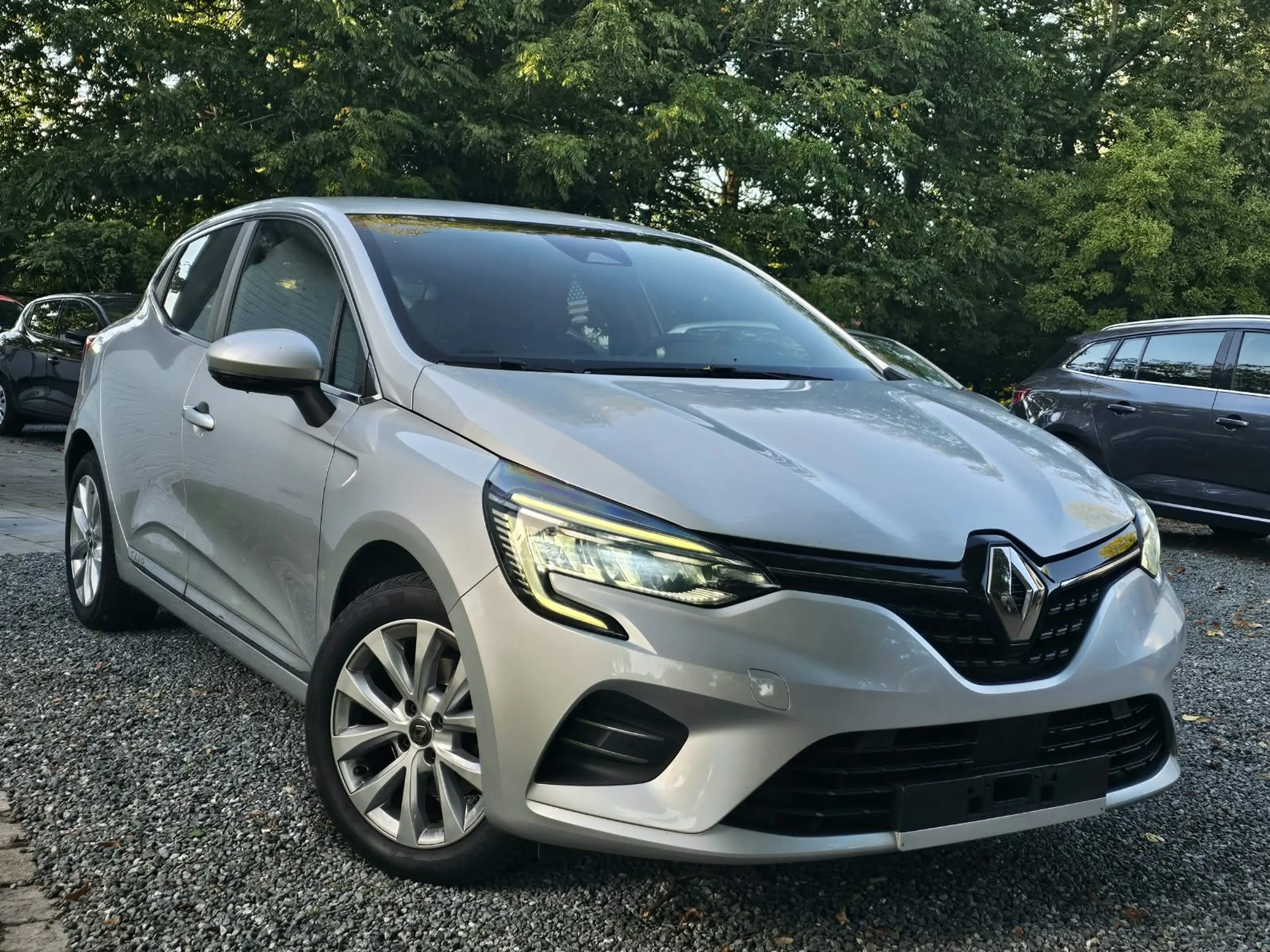 Renault Clio 1.33 TCe * AUTOMAT.* 1 MAIN * VIRT. COCKPIT+LED+CARPLAY+...*