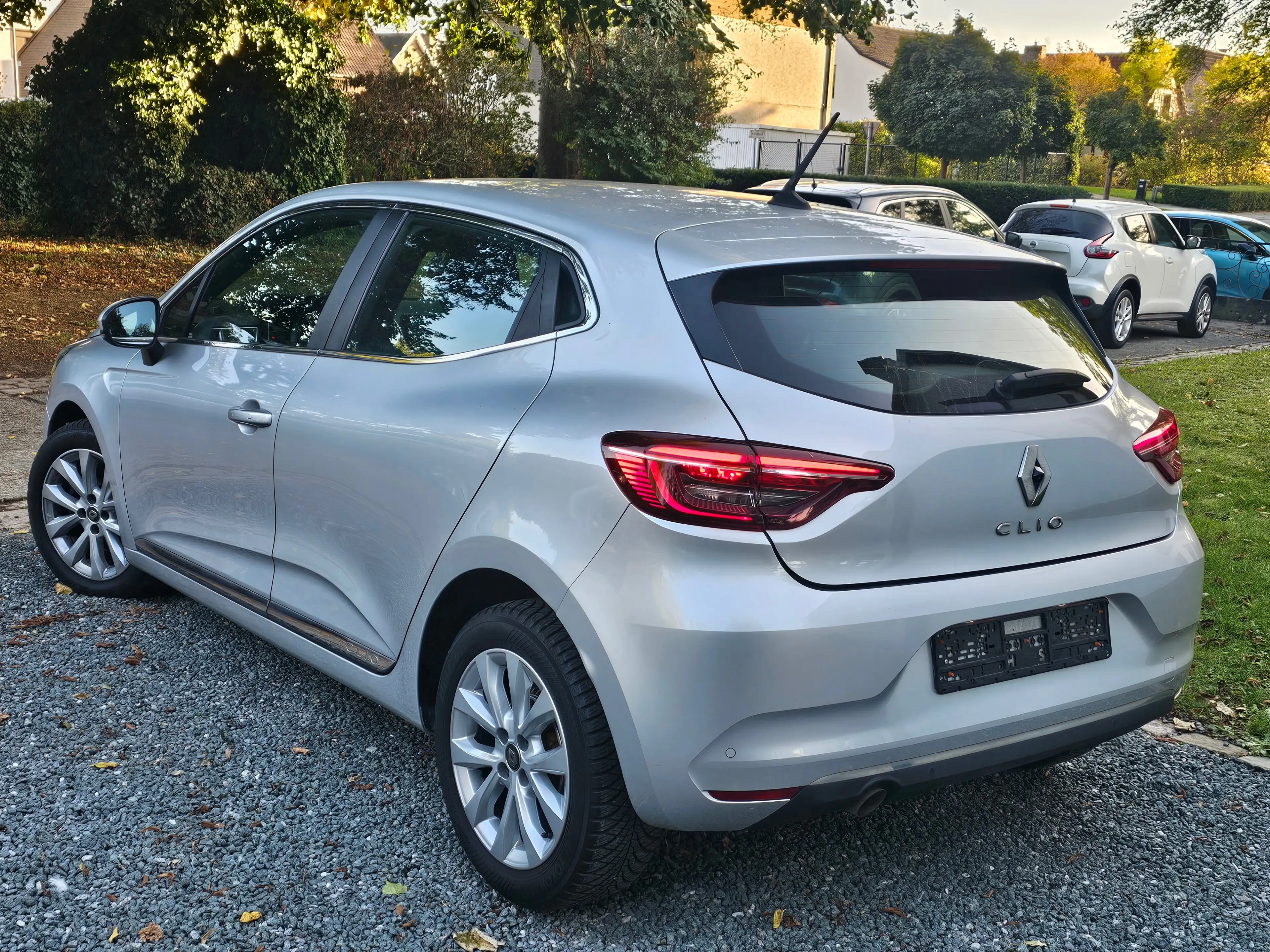 Renault Clio 1.33 TCe * AUTOMAT.* 1 MAIN * VIRT. COCKPIT+LED+CARPLAY+...* — photo 2