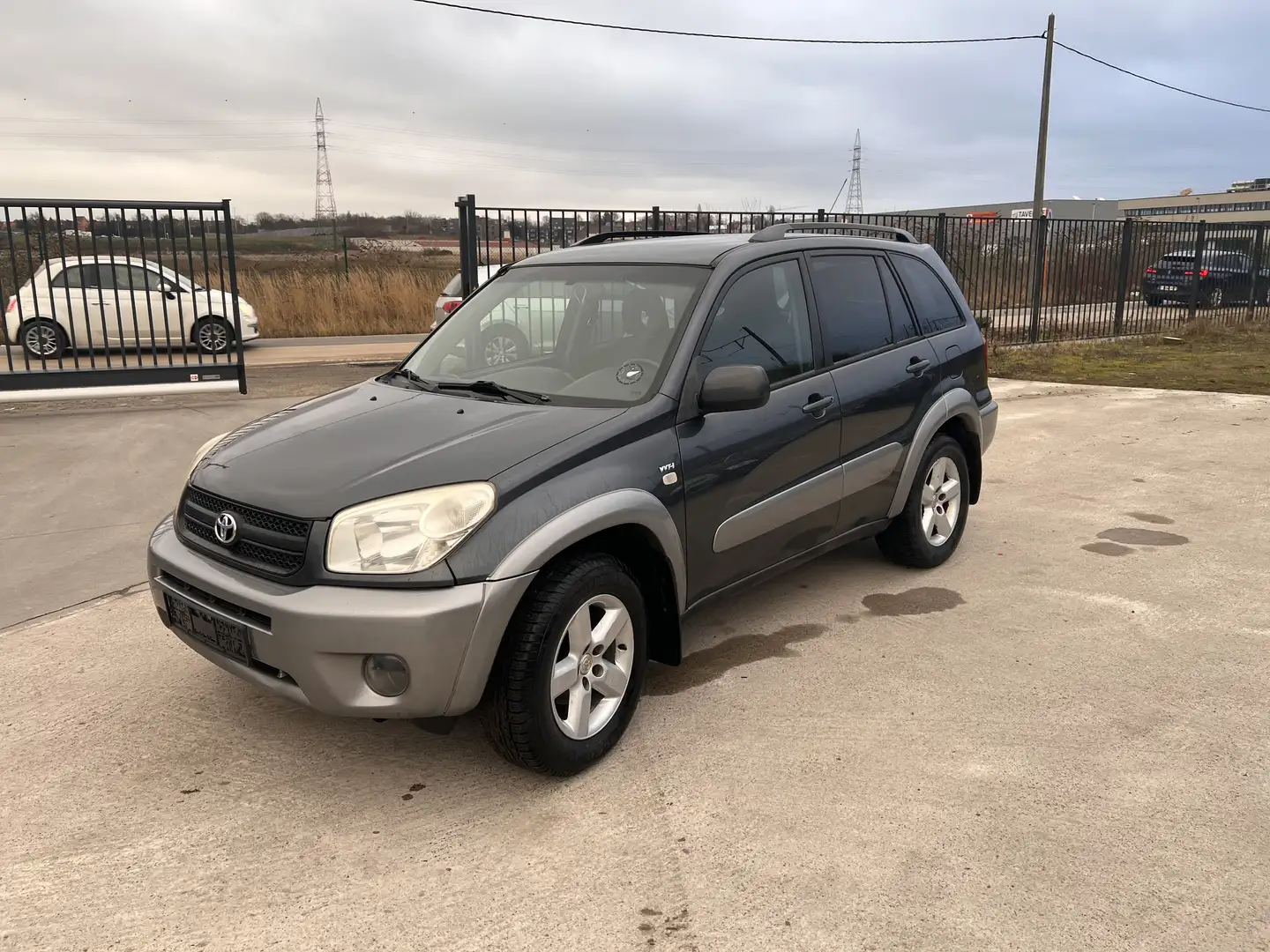 Toyota RAV 4 RAV4 150 VVT-i GX EXPORT AFRIQUE Grau - 2