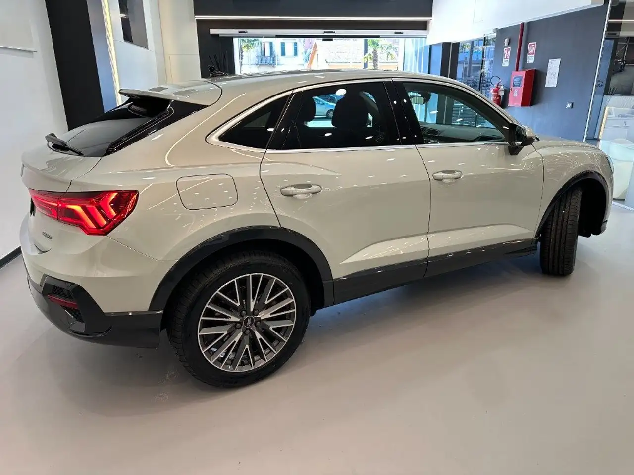 Miniature 4