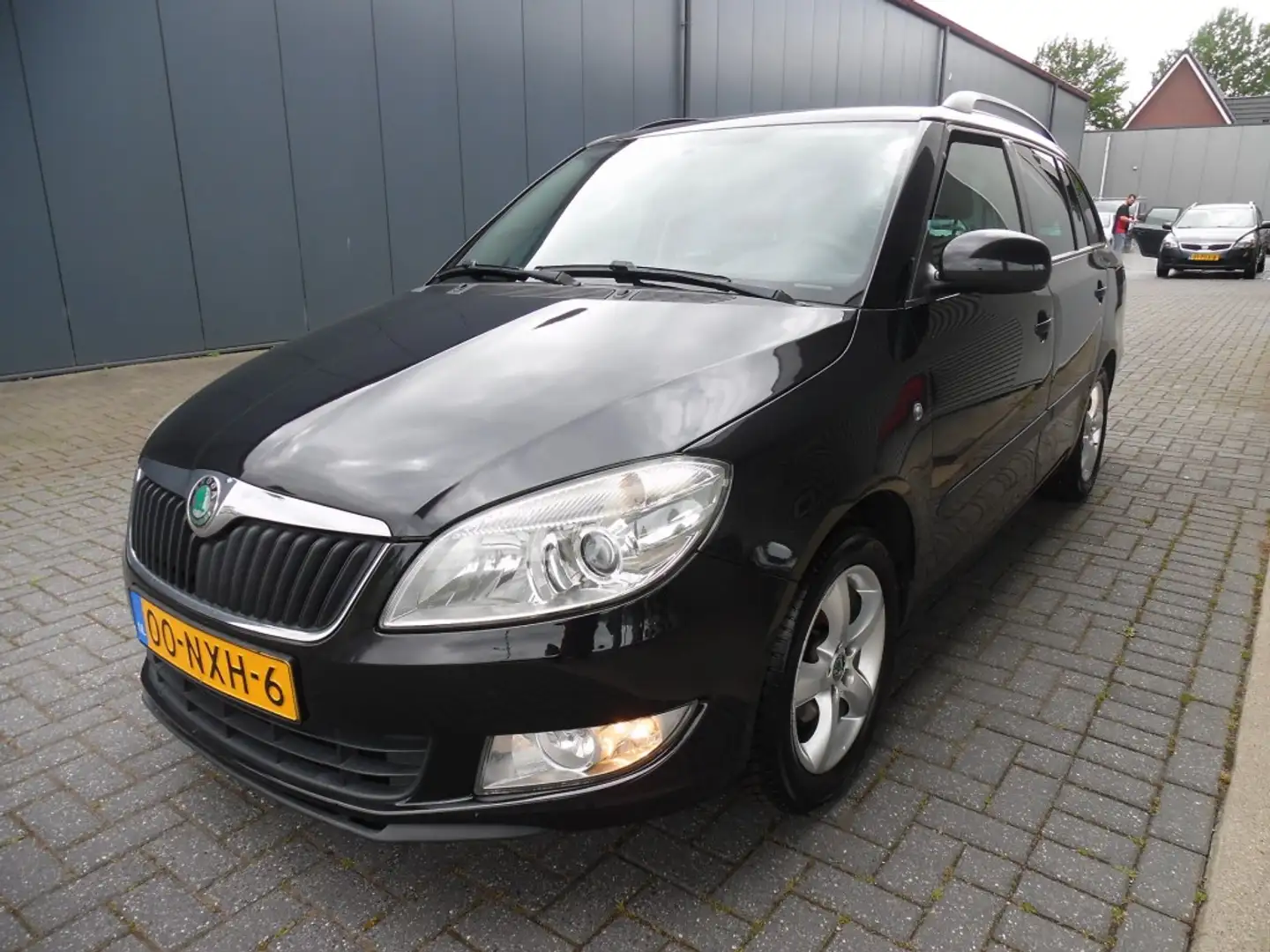 Skoda Fabia 1.2 TDI AMBITION Schwarz - 1