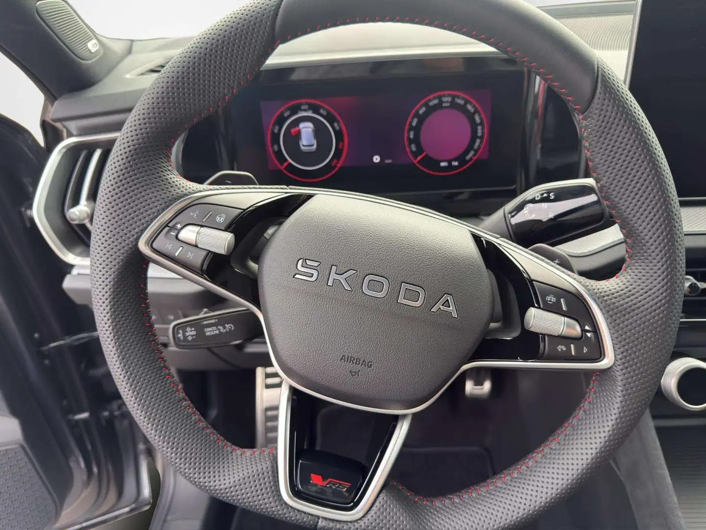 Skoda Kodiaq RS Gris - 2