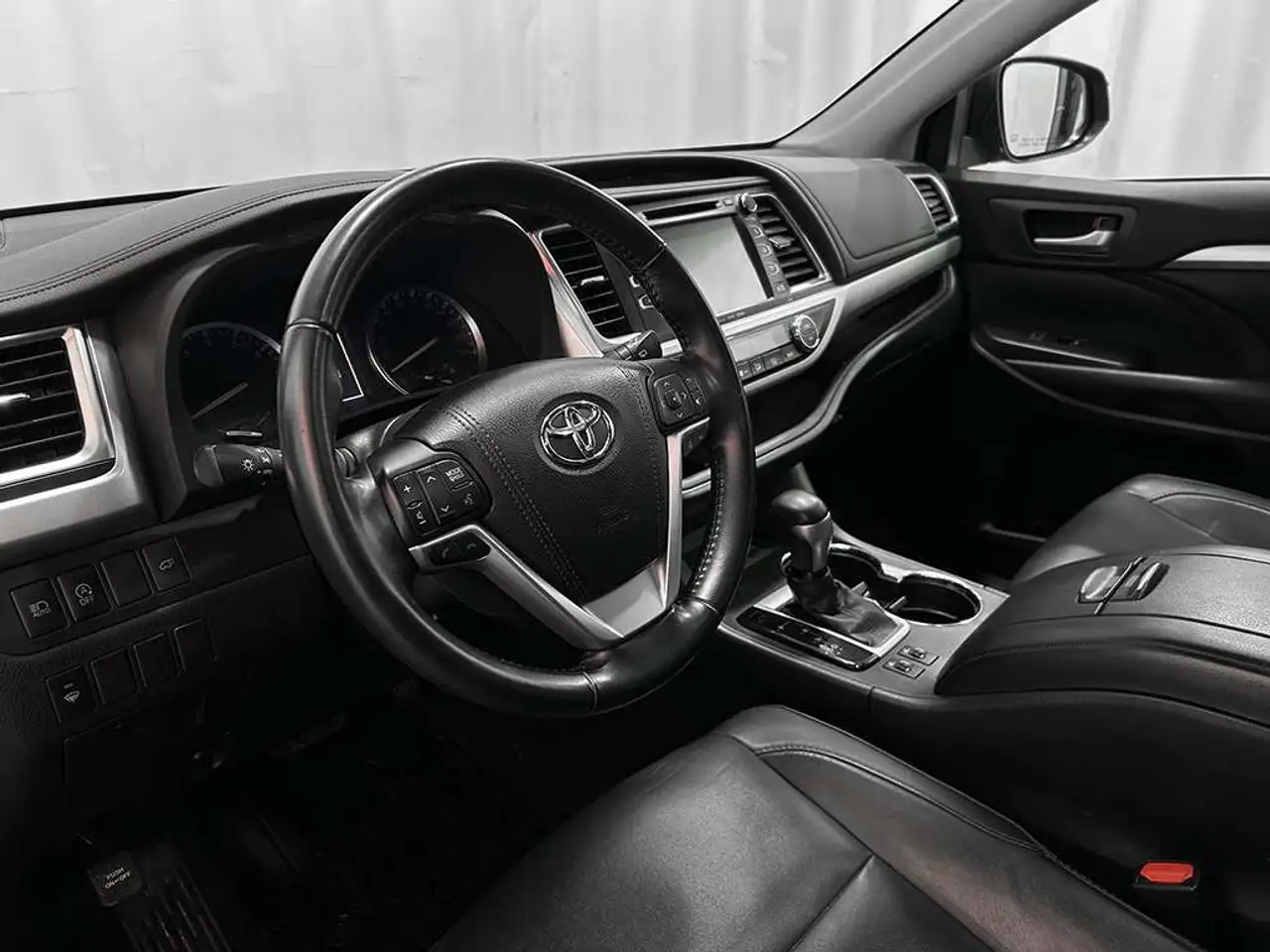 Toyota Highlander снимка Toyota Highlander