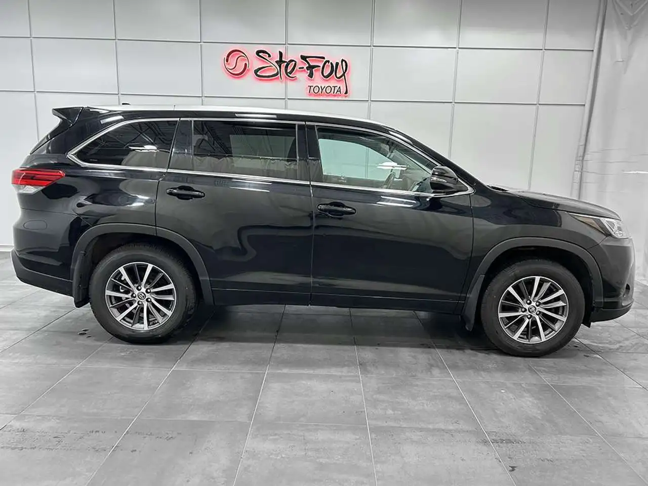 Toyota Highlander снимка Toyota Highlander