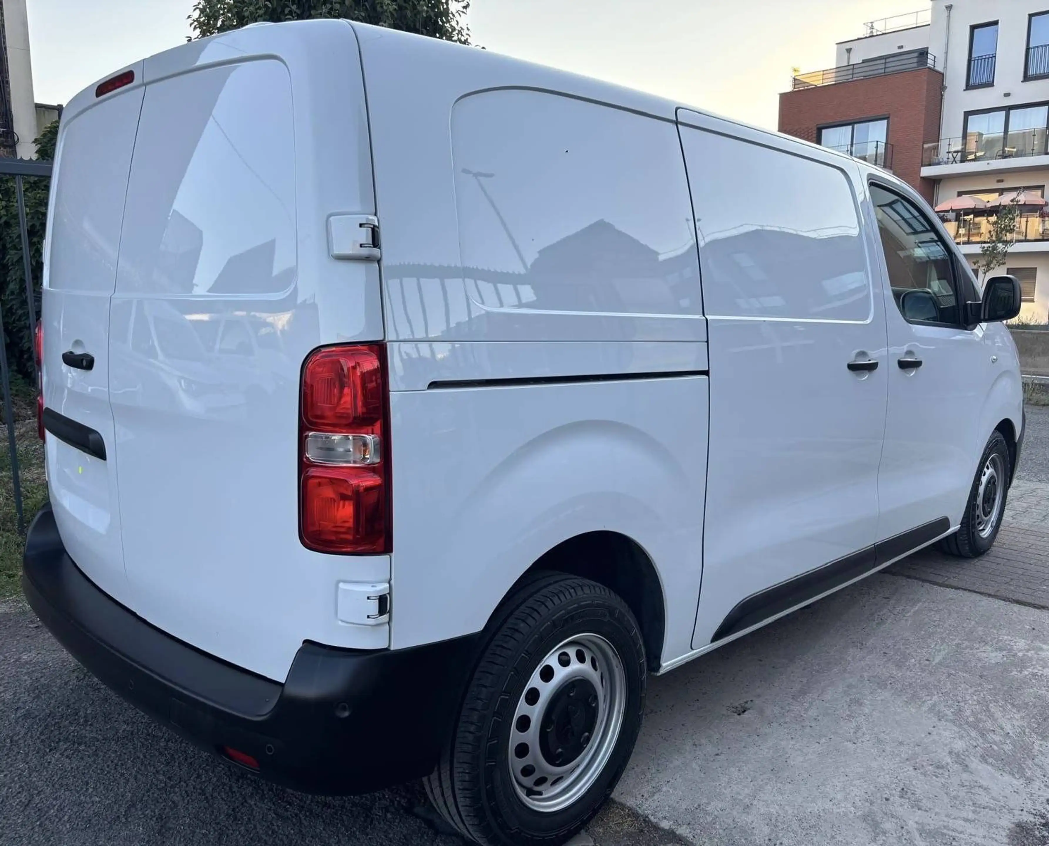 Peugeot Expert Expert 2.0 BlueHDi L2 Standard S/S (EU6.4) — photo 3