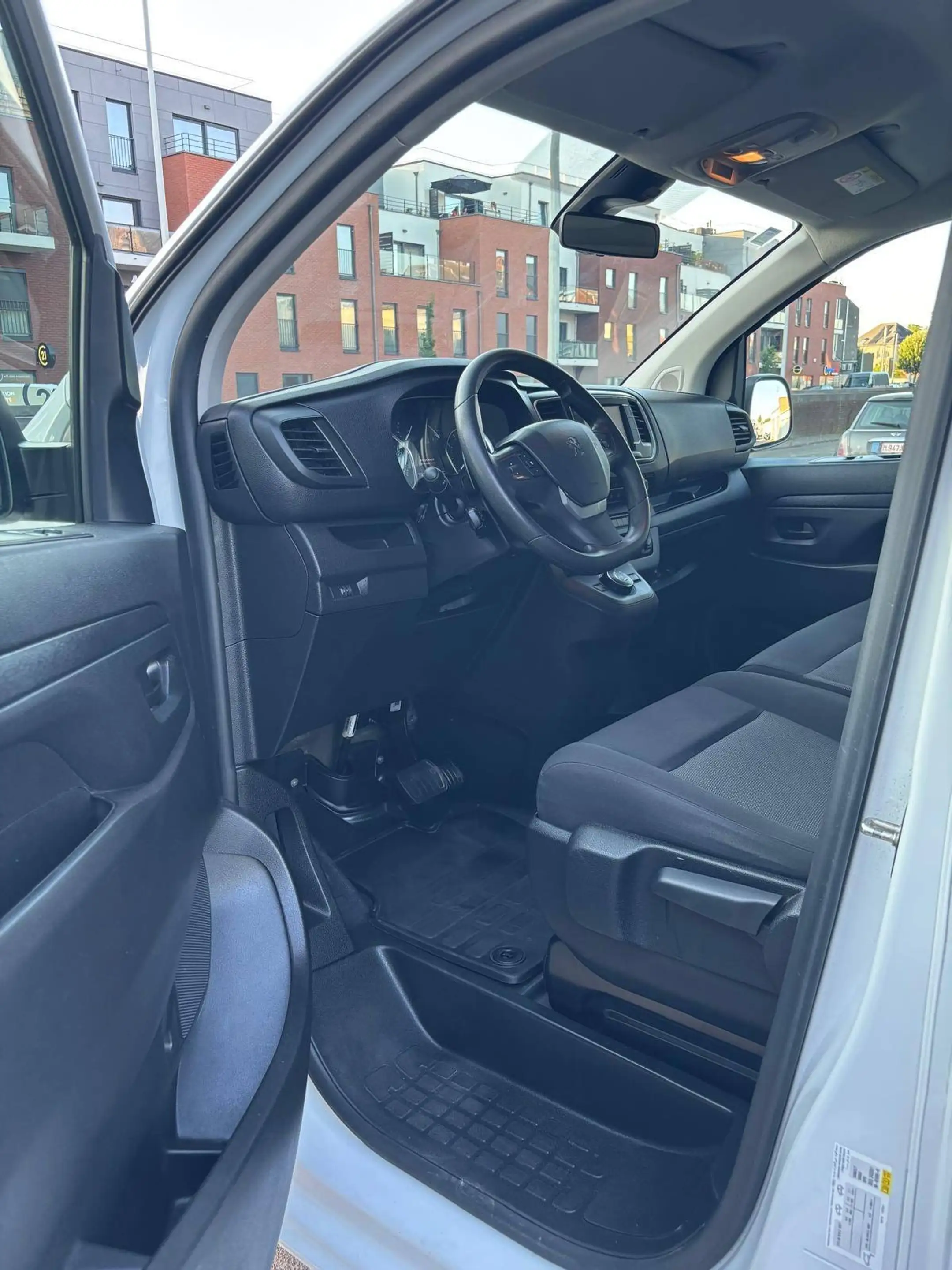 Peugeot Expert Expert 2.0 BlueHDi L2 Standard S/S (EU6.4) — photo 10