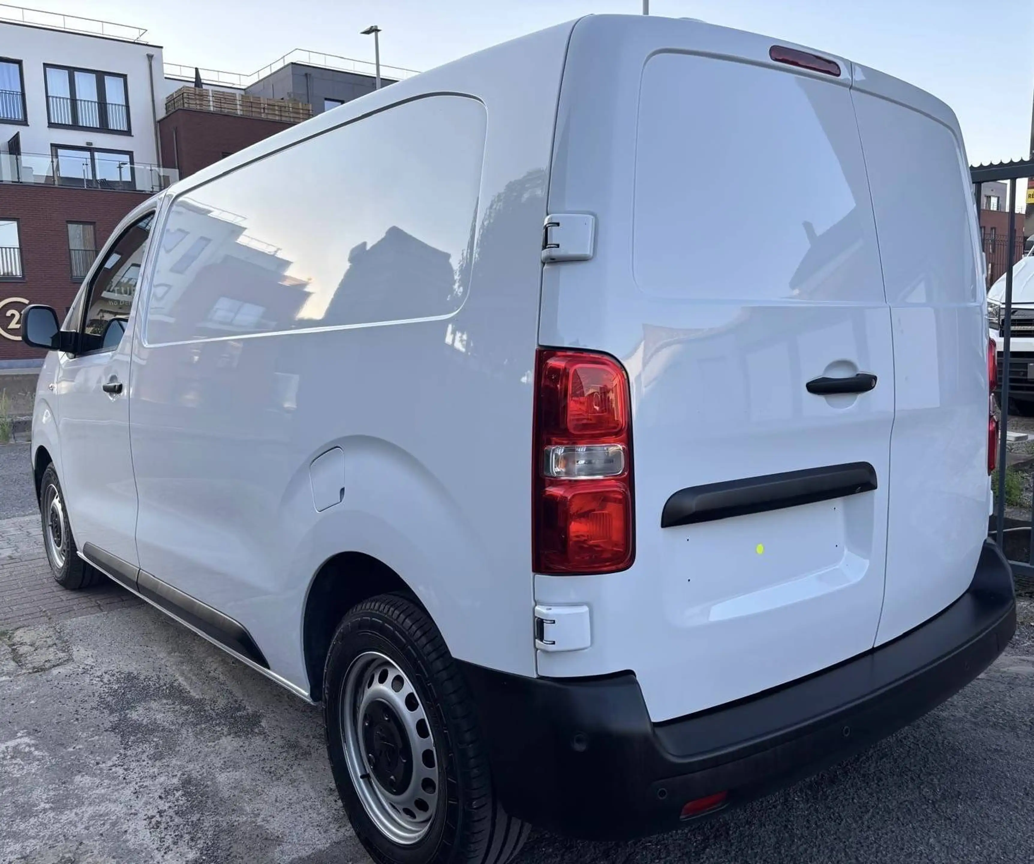 Peugeot Expert Expert 2.0 BlueHDi L2 Standard S/S (EU6.4) — photo 5