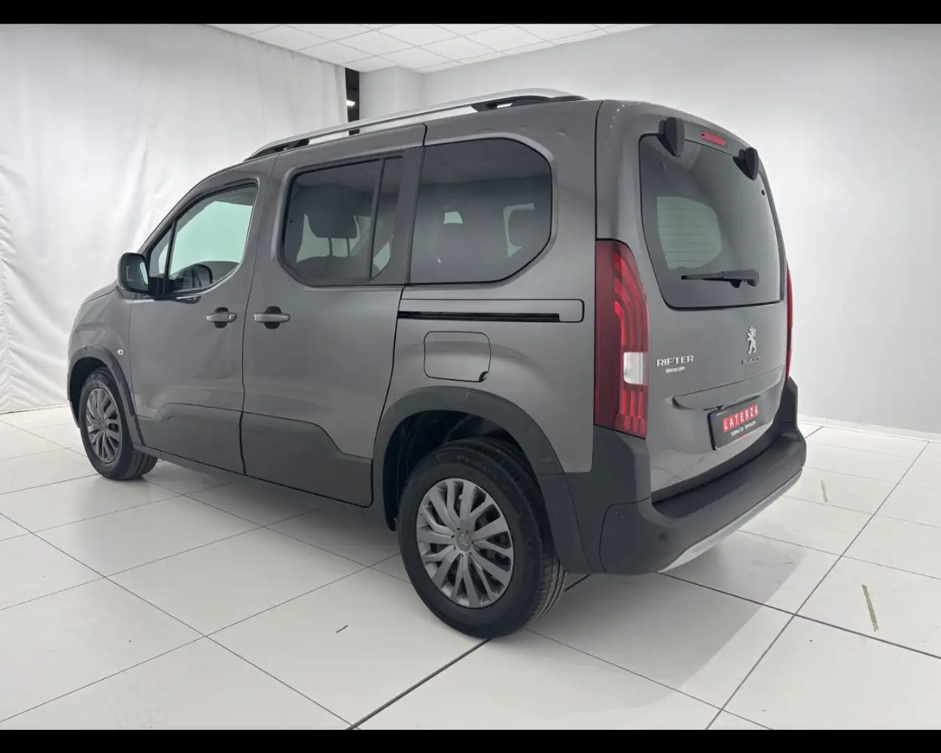Peugeot Rifter Standard 1.5 BlueHDi Allure AT8 Gris - 2