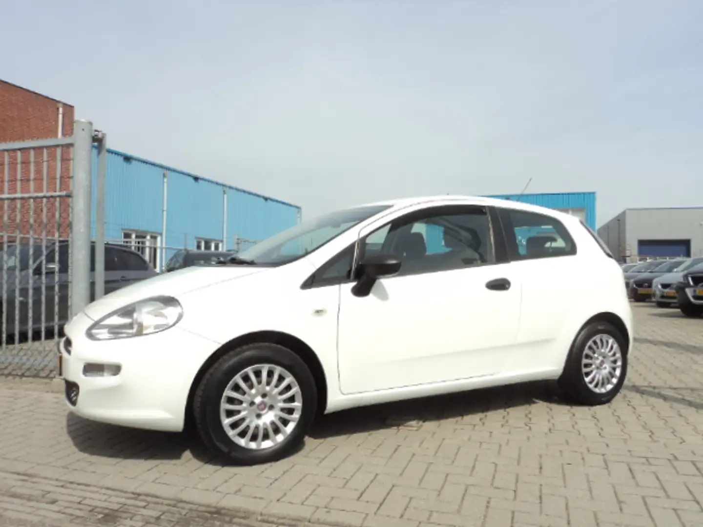 Fiat Punto 1.2 69pk 3D POP Wit - 1