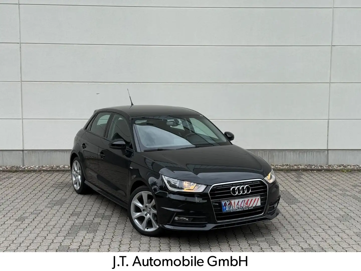 Audi A1 Sportback,S line,Navi,83500KM Schwarz - 1