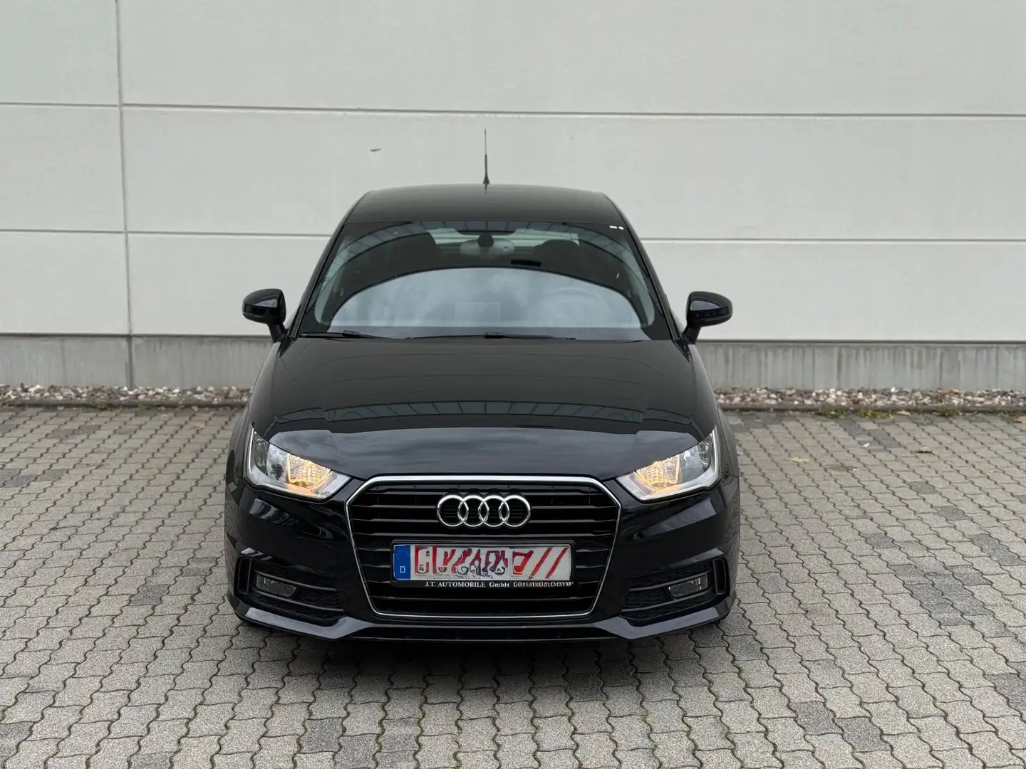 Audi A1 Sportback,S line,Navi,83500KM Schwarz - 2