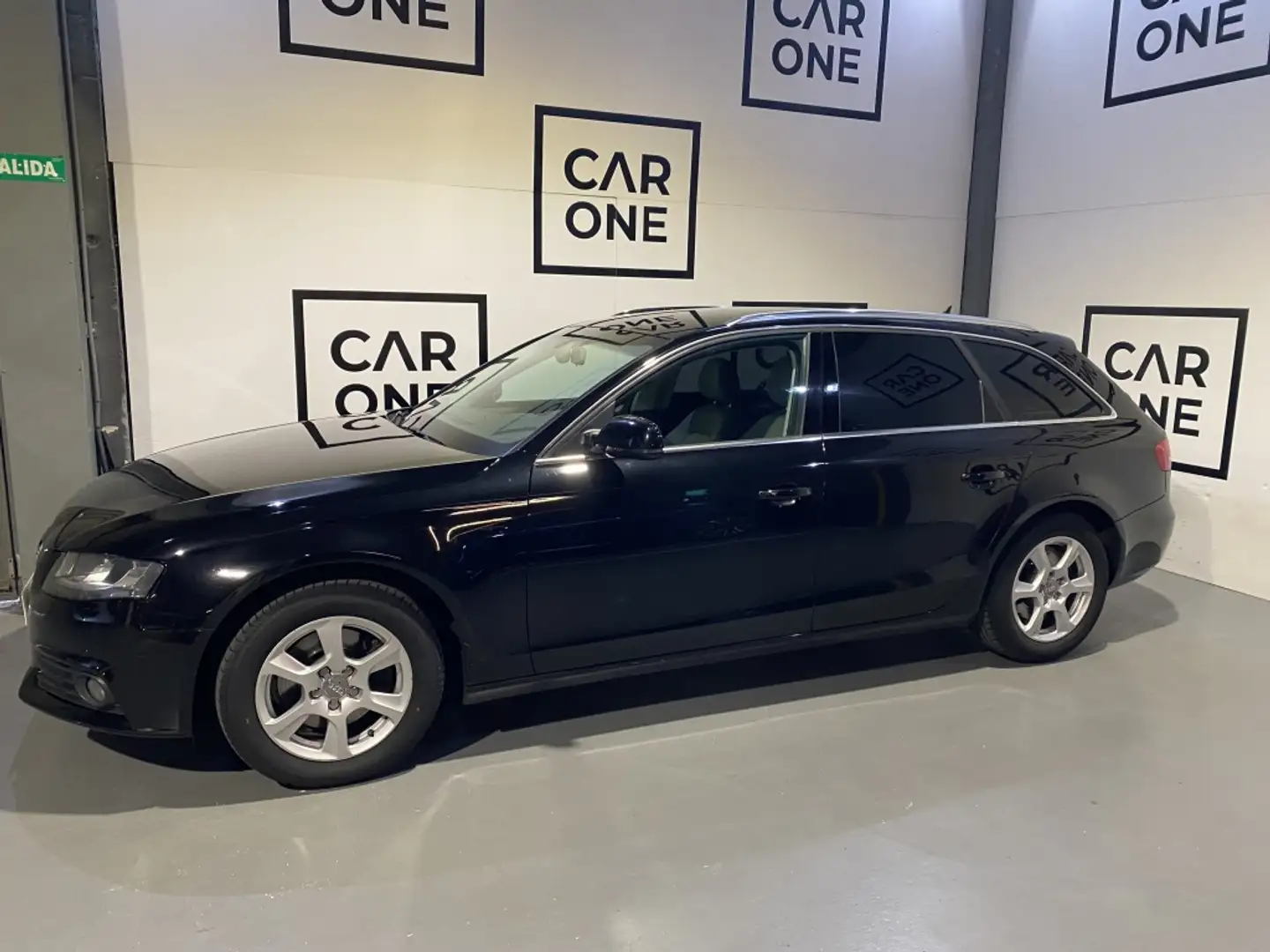 Audi A4 Avant 2.0TDI DPF 177 Zwart - 2
