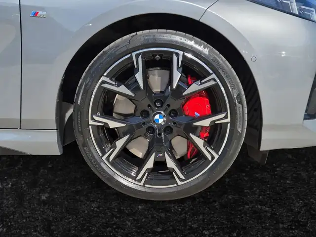 BMW 1 Series view 13