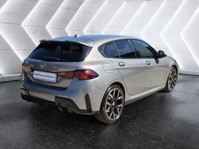 BMW 1 Series view 4